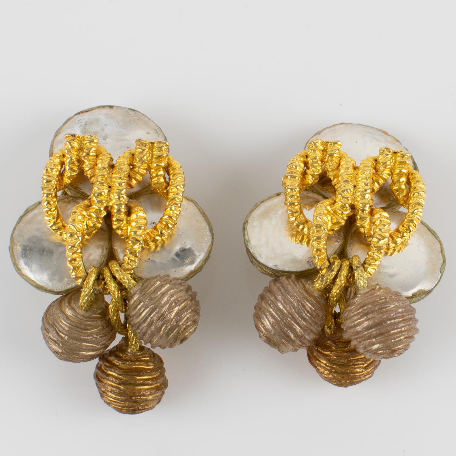 Monique Vedie, Orecchini a Clip in Resina Talosel Dorata della Line Vautrin School in vendita 4
