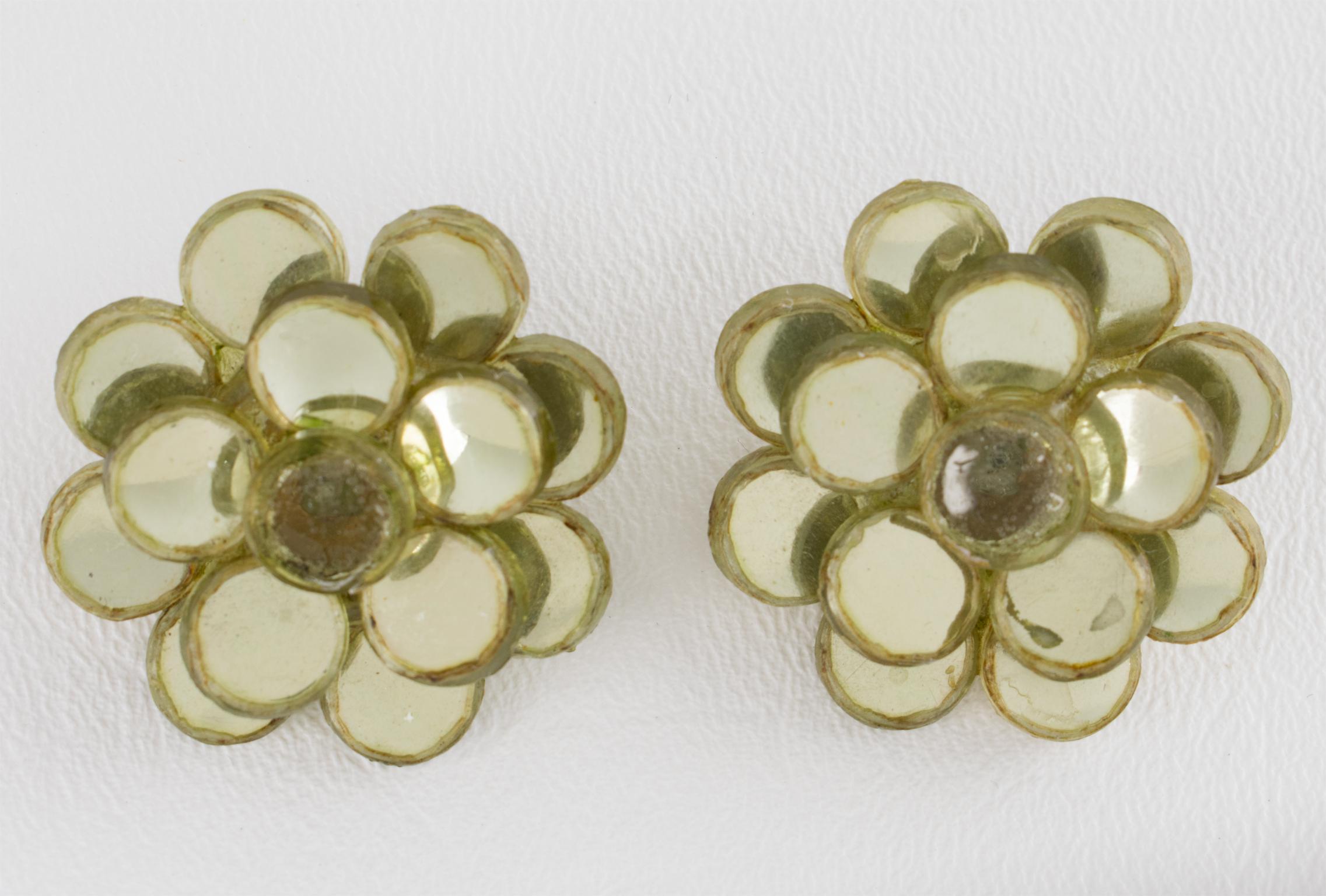 Moderne Monique Vautrin Line Greene & Greene Greene Boucles d'oreilles à clip floral en talosel et miroir vert en vente