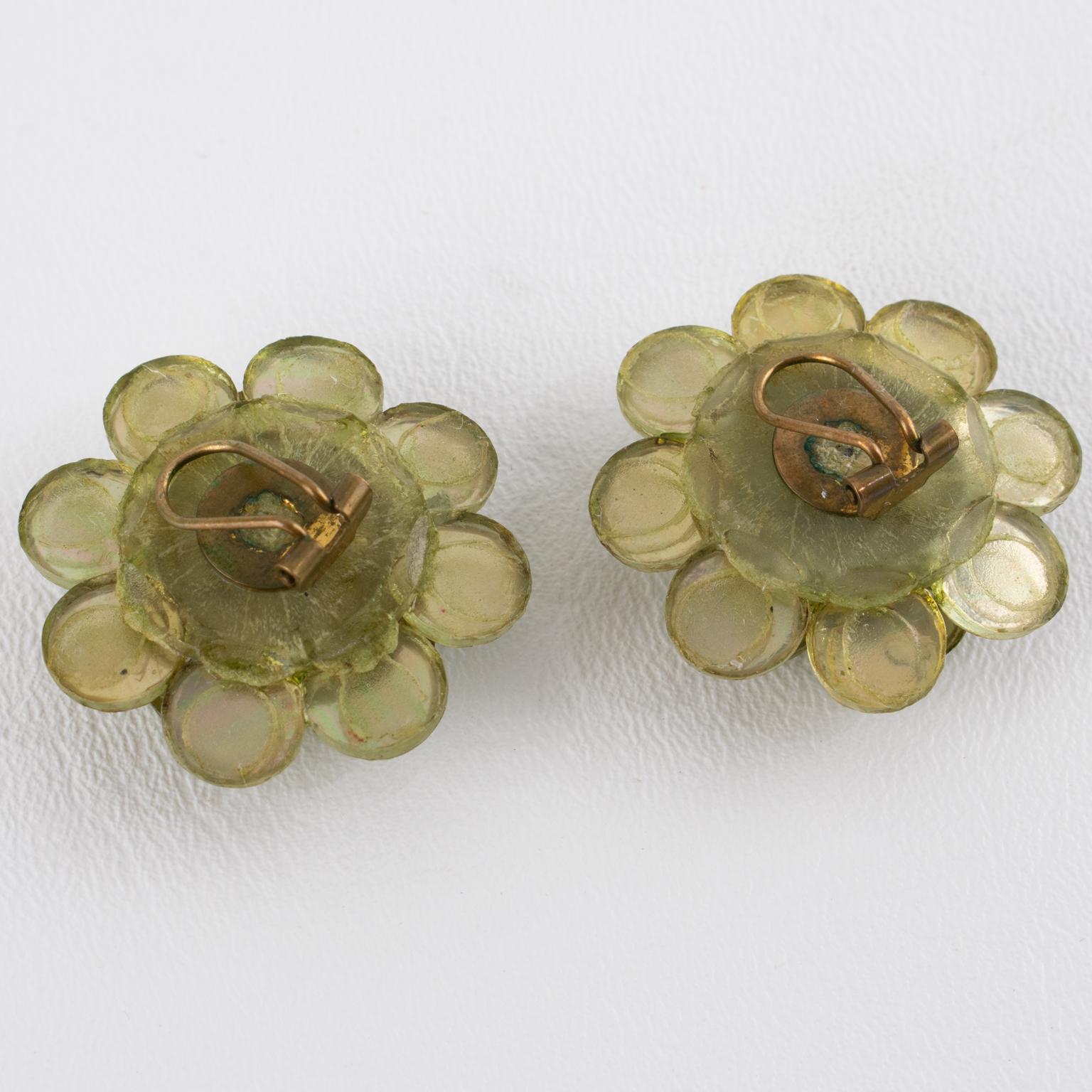 Monique Vautrin Line Greene & Greene Greene Boucles d'oreilles à clip floral en talosel et miroir vert Unisexe en vente