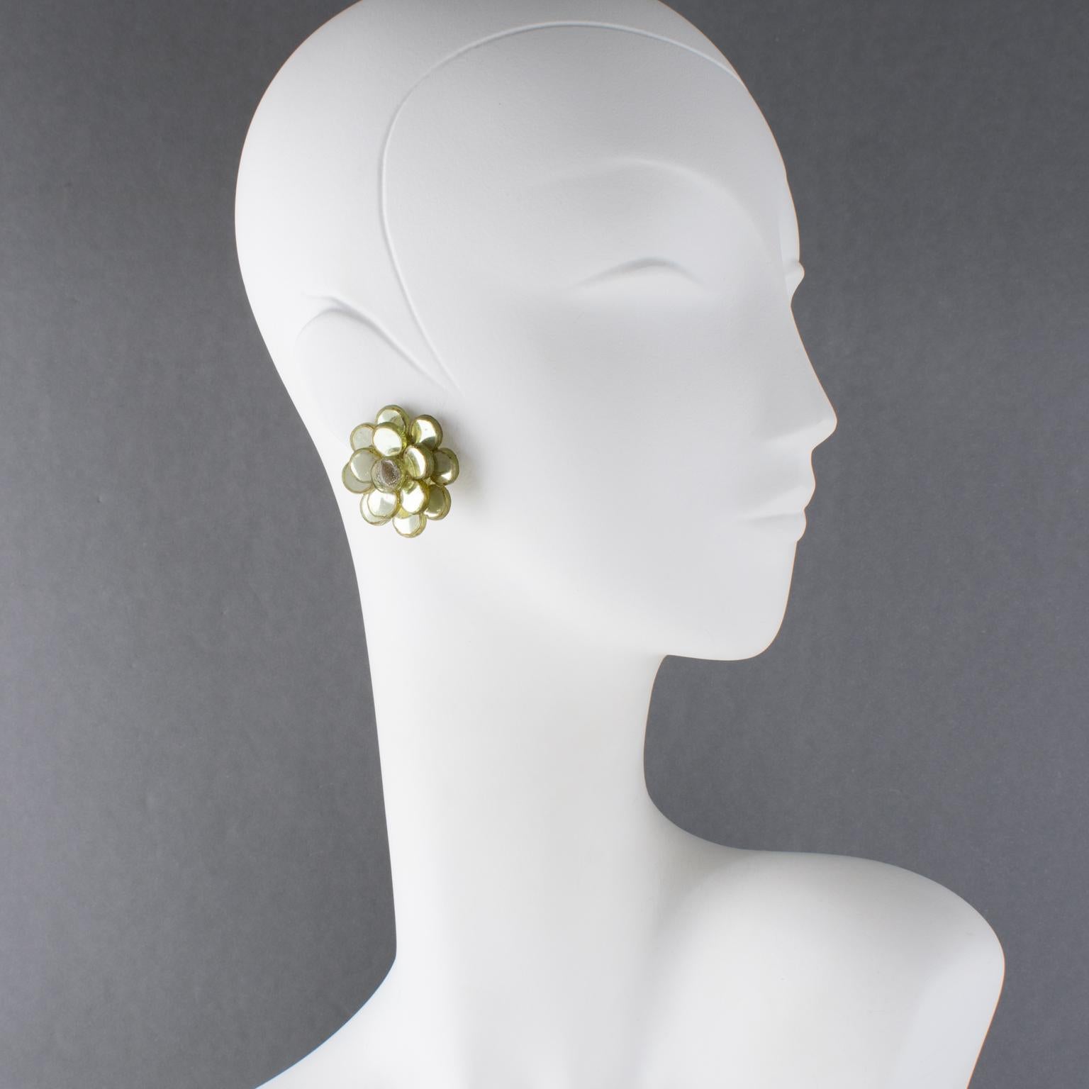 Monique Vautrin Line Greene & Greene Greene Boucles d'oreilles à clip floral en talosel et miroir vert en vente 3