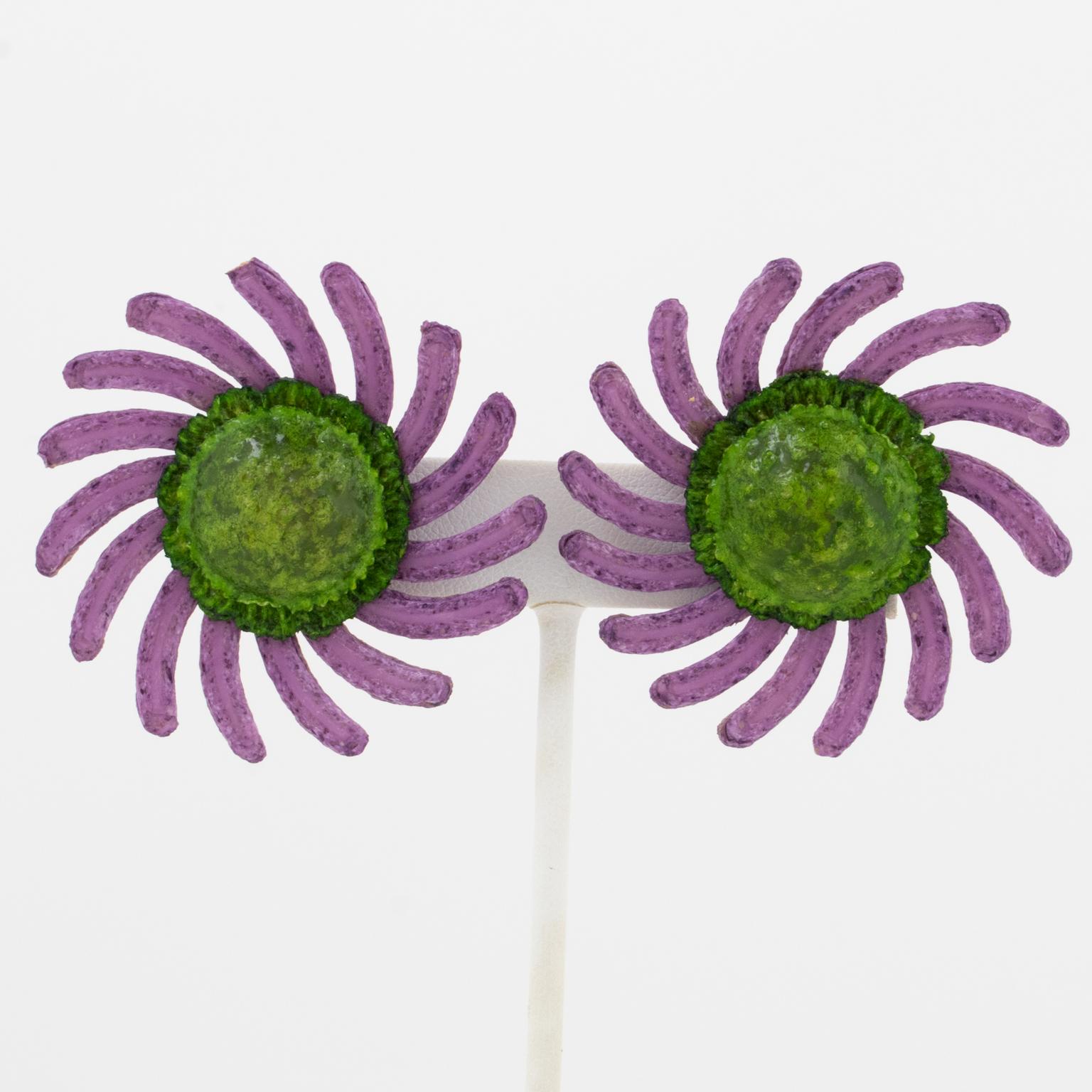 Monique Vedie, Line Vautrin Boucles d'oreilles Clip floral en résine mauve pour étudiants 1