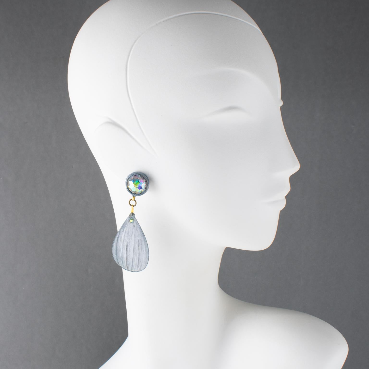 Monique Vedie, Orecchini a clip pendenti in resina di Line Vautrin Student Talosel in vendita 4