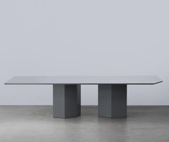 Monith Architectural Standard-Esstisch, zeitgenössisches Design, hergestellt in Italien
