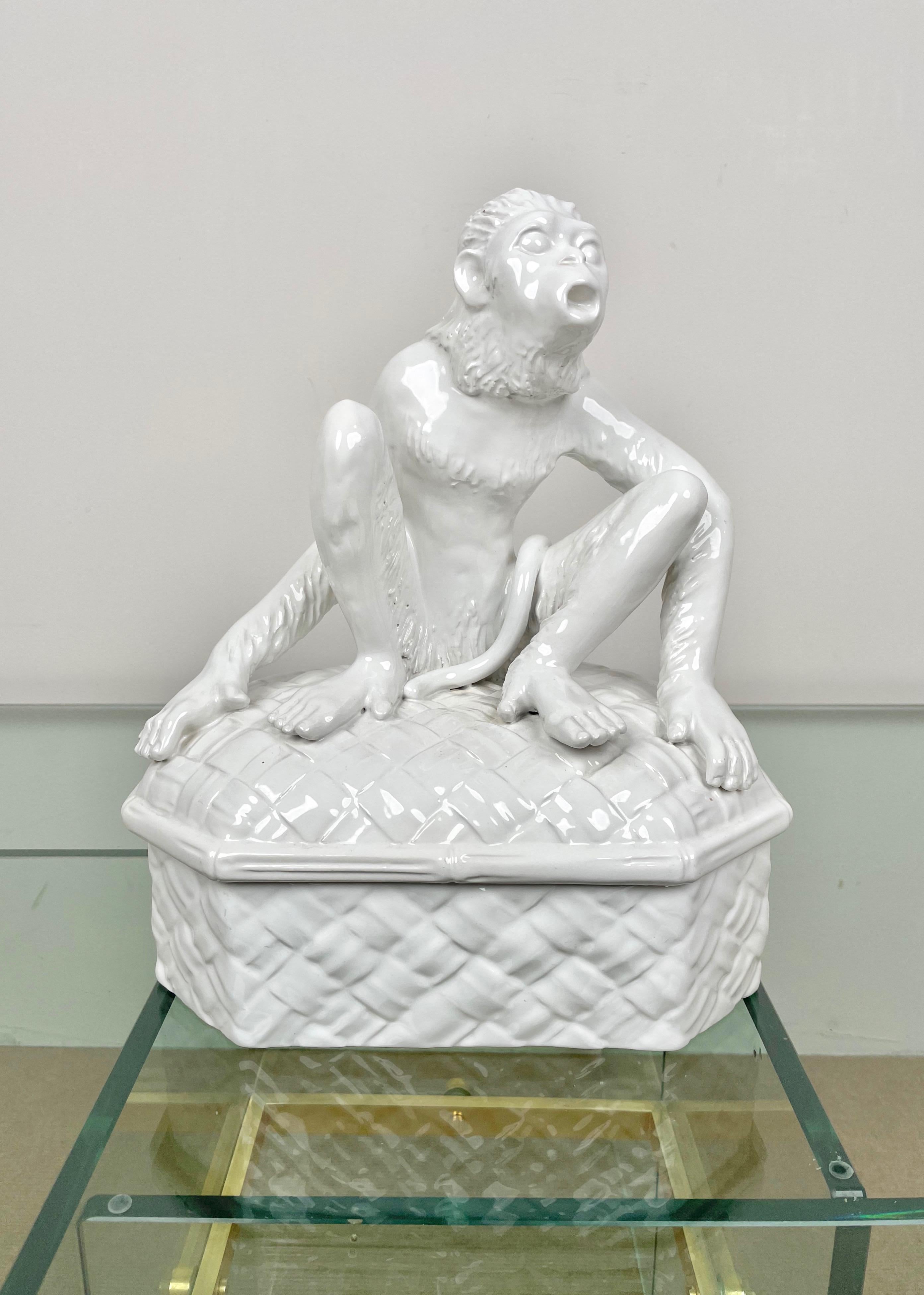 Mid-Century moderno Scultura in ceramica a forma di scimmia di Vivai del Sud, Italia, anni '70 in vendita