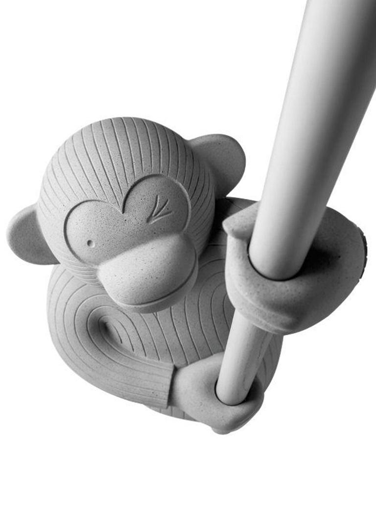 Appendiabiti Monkey di Jaime Hayon per BD Barcelona, 2021
Non c'è niente di meglio che tornare a casa e trovare questa scimmia sorridente che mi appende la giacca. Sembra che stia aspettando che cada una banana. Questo lato umoristico mi dà anche
