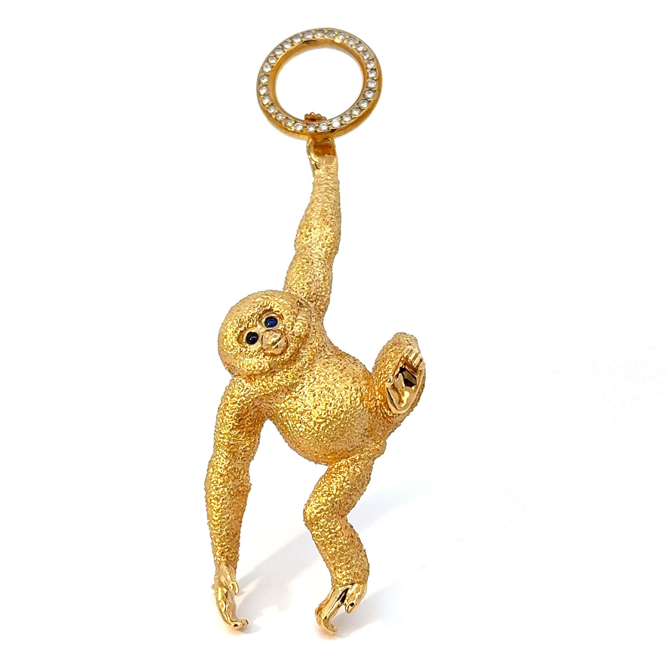 Designed by gemstone-carving-master Alfred Zimmermann, following his designs of his one of a kind gemstones carvings.
This unique brooch has been made in our own goldsmith workshop in Idar-Oberstein. 18ct yellow gold was used by our goldsmiths to