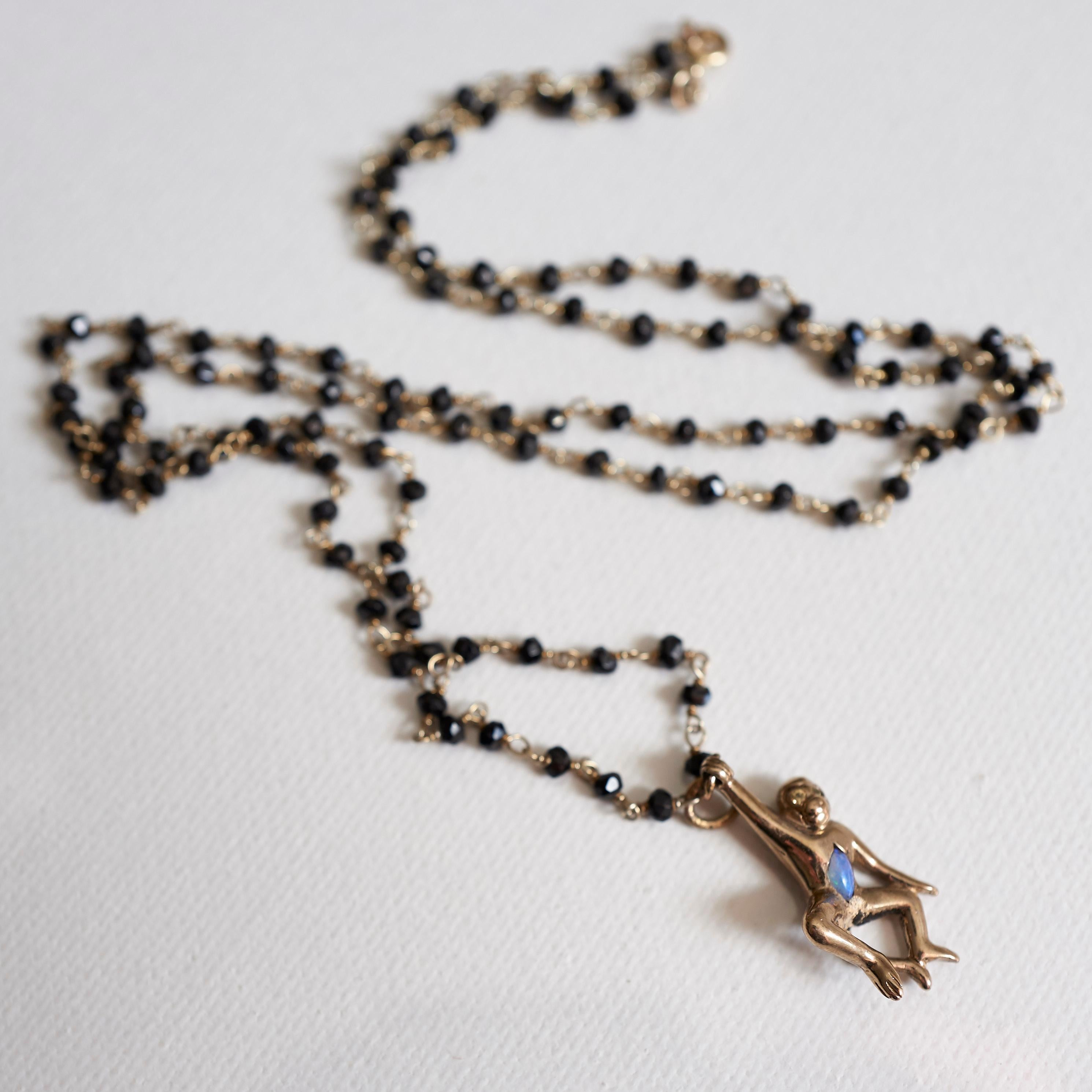 J Dauphin Collier de perles en opale de singe et spinelle de bronze noir Neuf - En vente à Los Angeles, CA