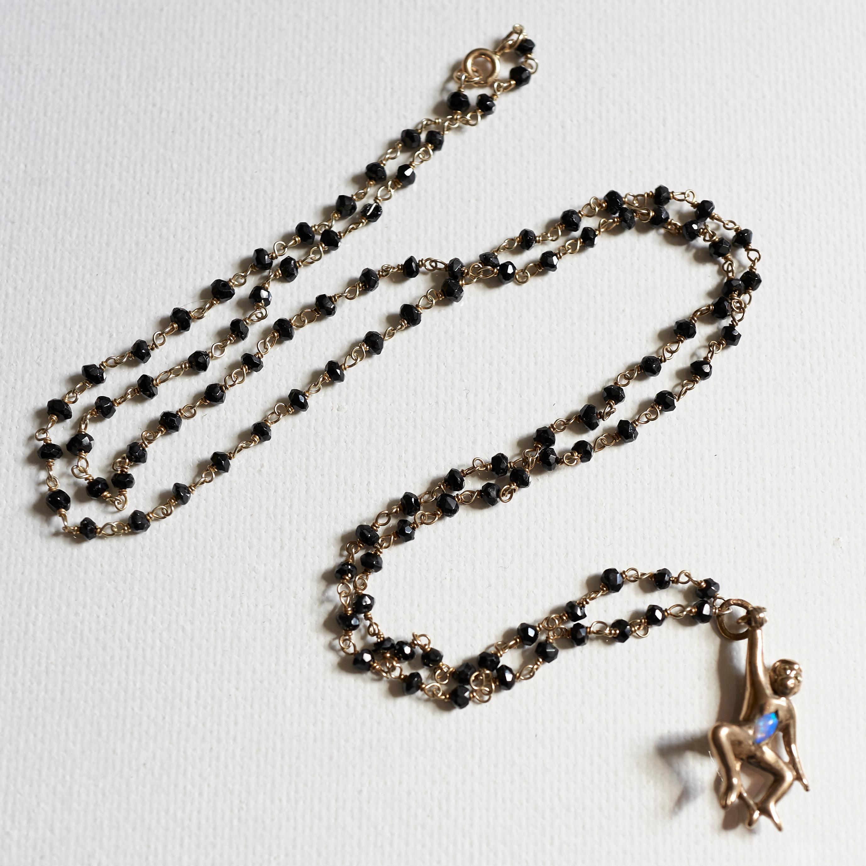Affe Opal Spinell Schwarz Rosario Halskette (Rundschliff) im Angebot