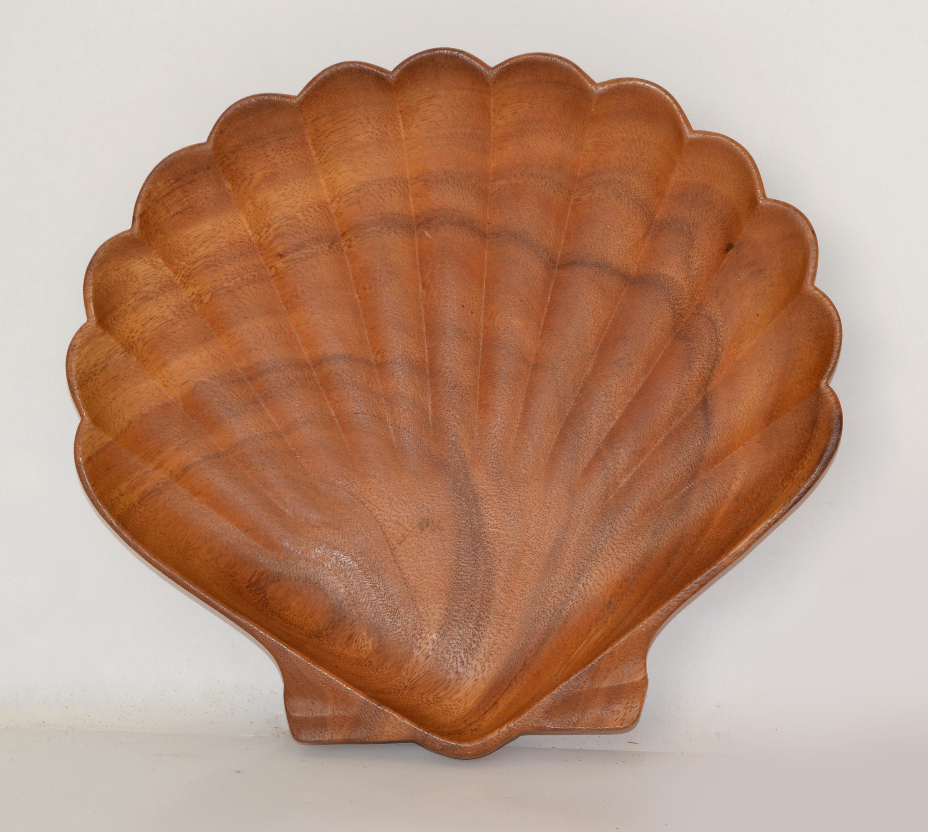 Mid-Century Modern Monkeypod Wood Handcrafted Clam Shell Bowl Organic Modern Moore International 70 For Sale