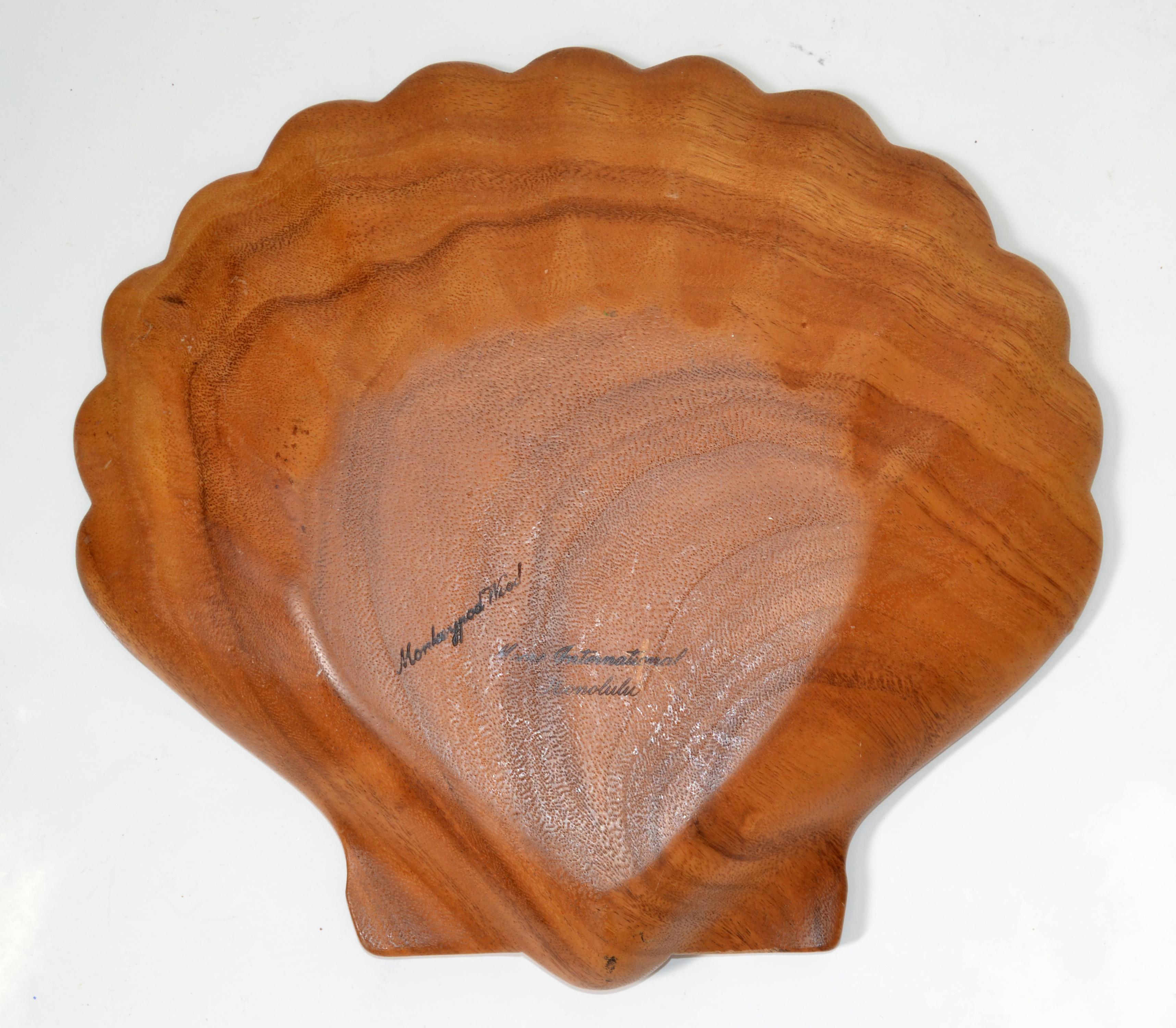 Monkeypod Wood Handcrafted Clam Shell Bowl Organic Modern Moore International 70 In Good Condition For Sale In Miami, FL
