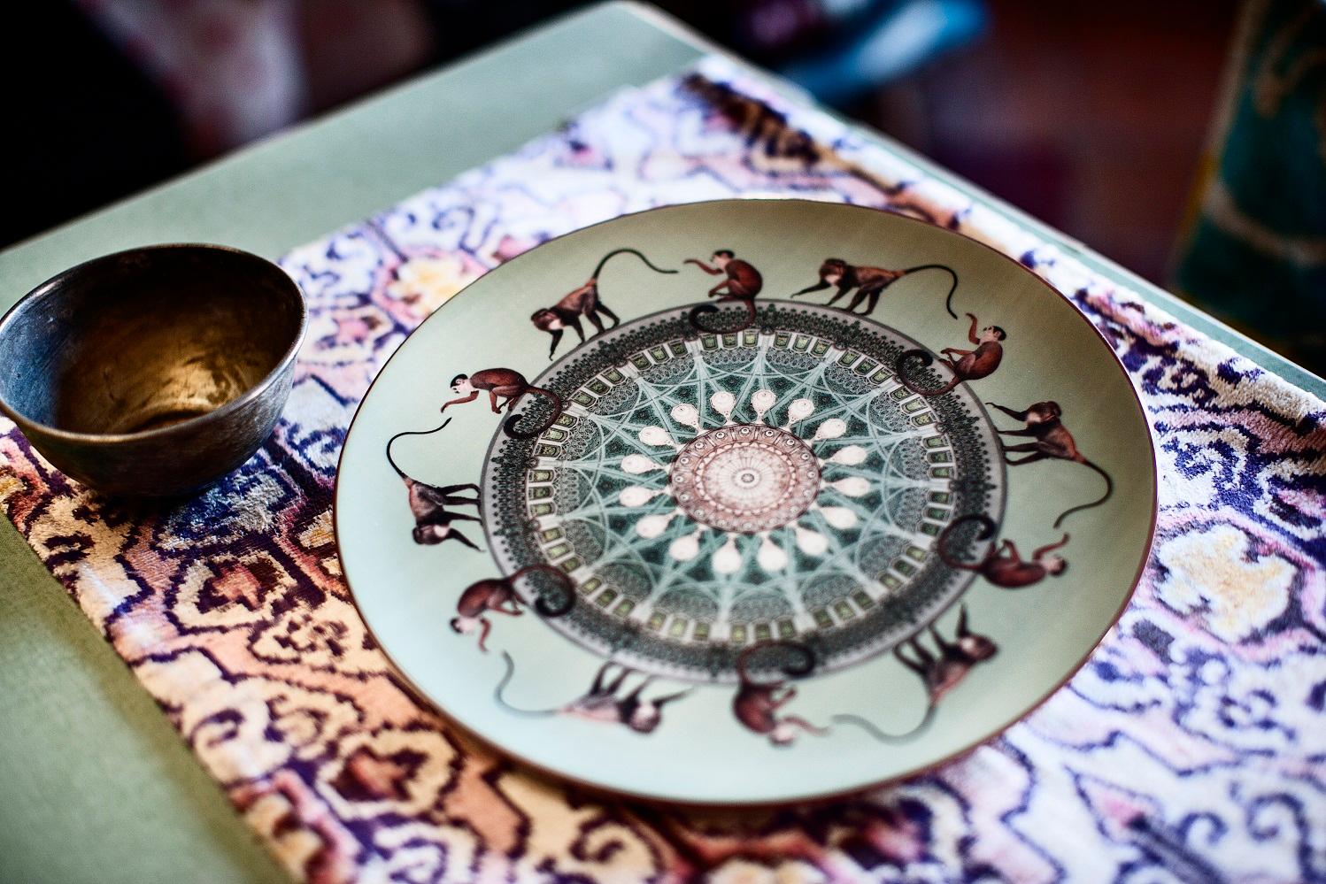 Autre Assiette à dîner en porcelaine Monkeys de Vito Nesta pour Les-Ottomans en vente