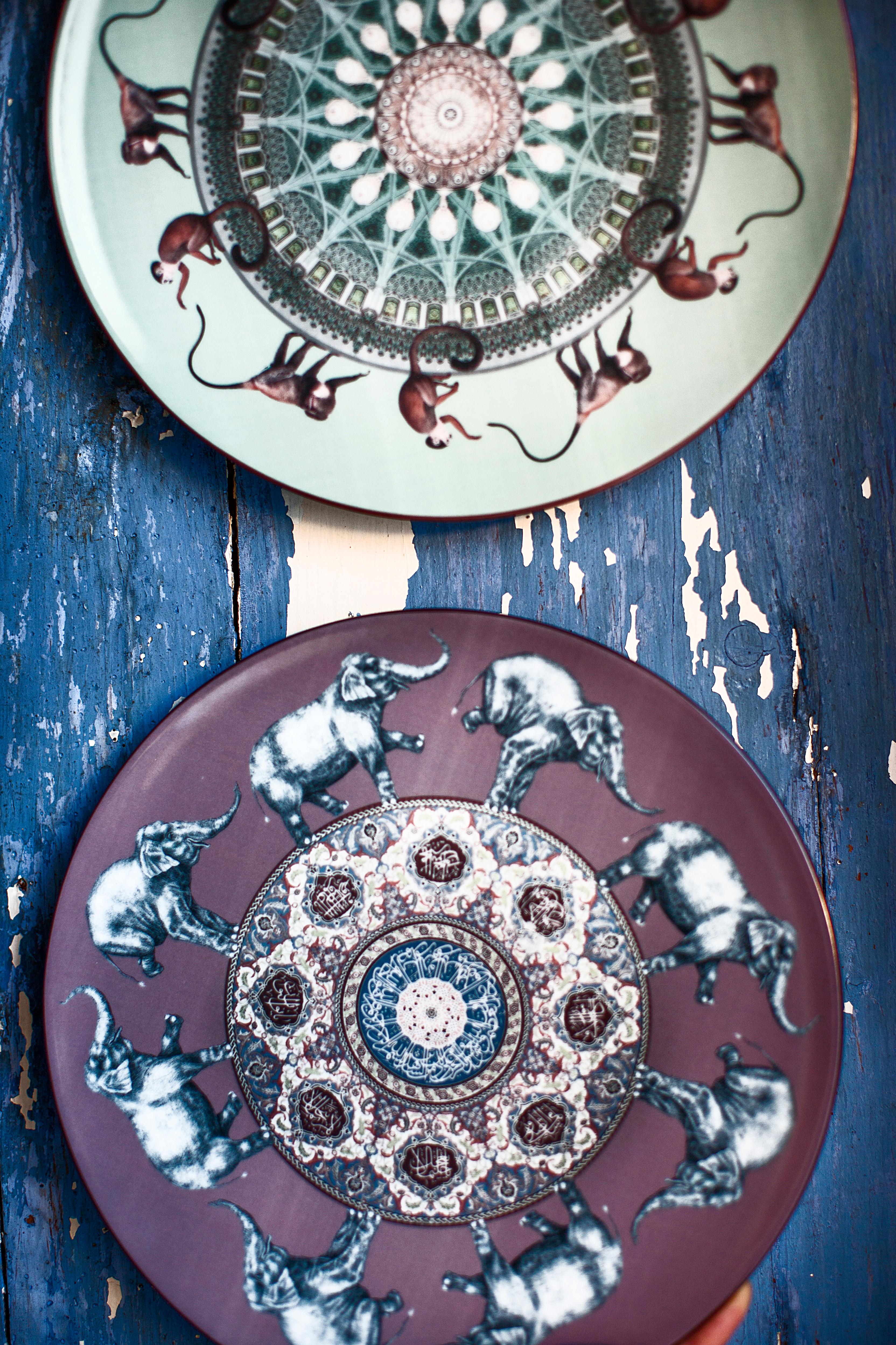 Other Monkeys Porcelain Dinner Plate by Vito Nesta for Les-Ottomans For Sale