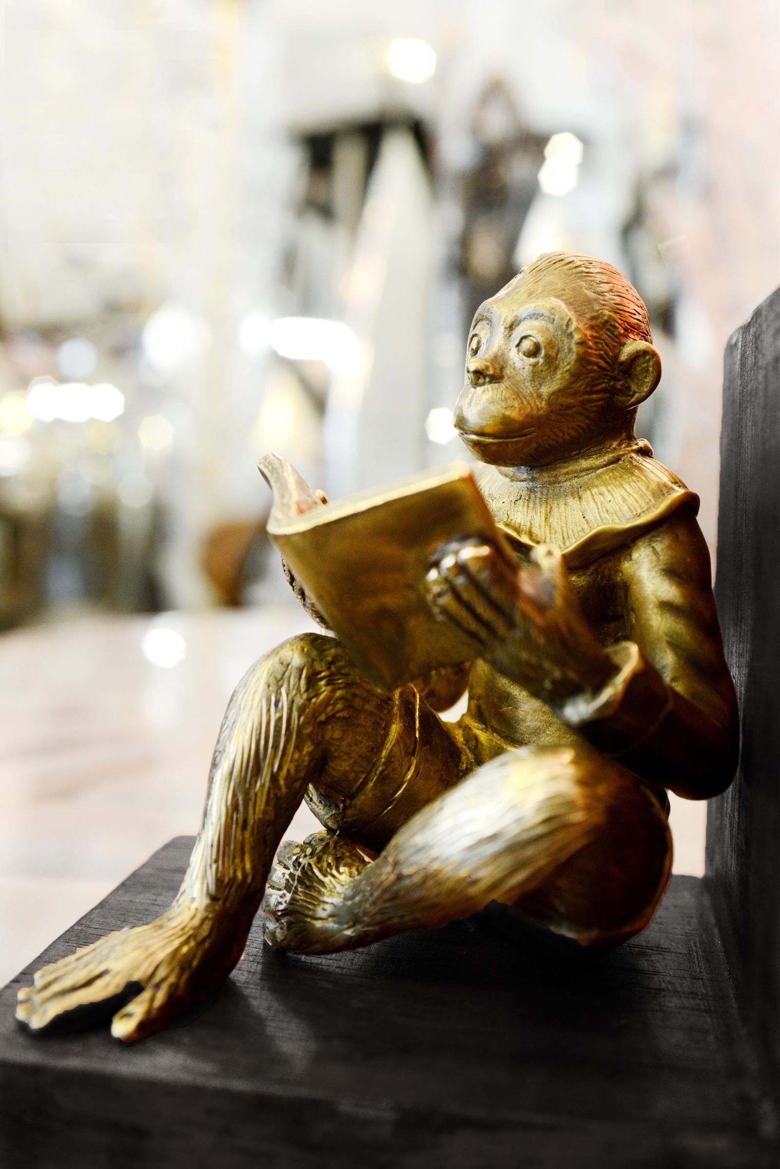 Cast Monkeys Readers Bookends Set of Two in Bronze For Sale