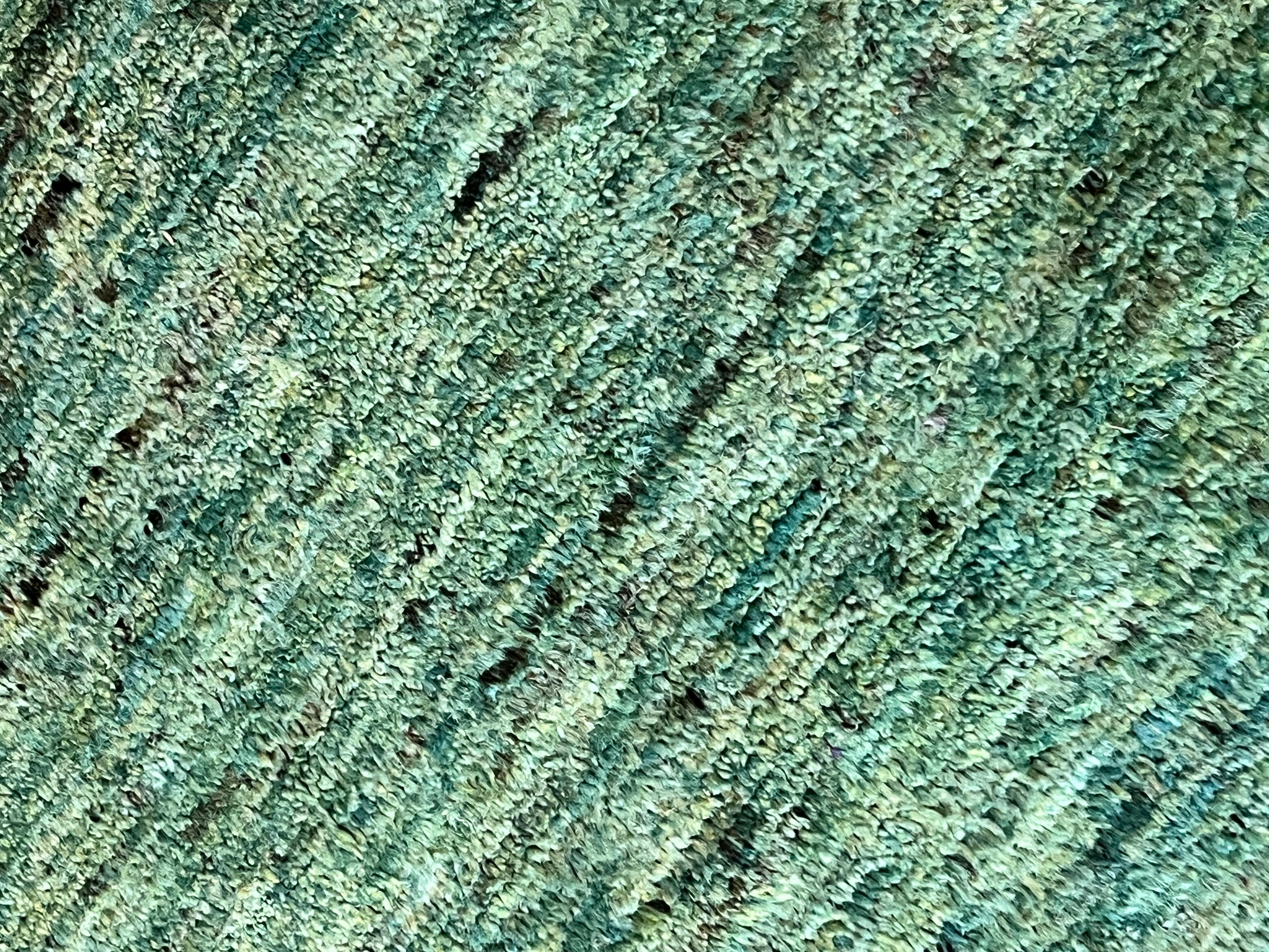 Afghan Moquette monochrome Nuances de vert Greene & Greene après la pluie en vente