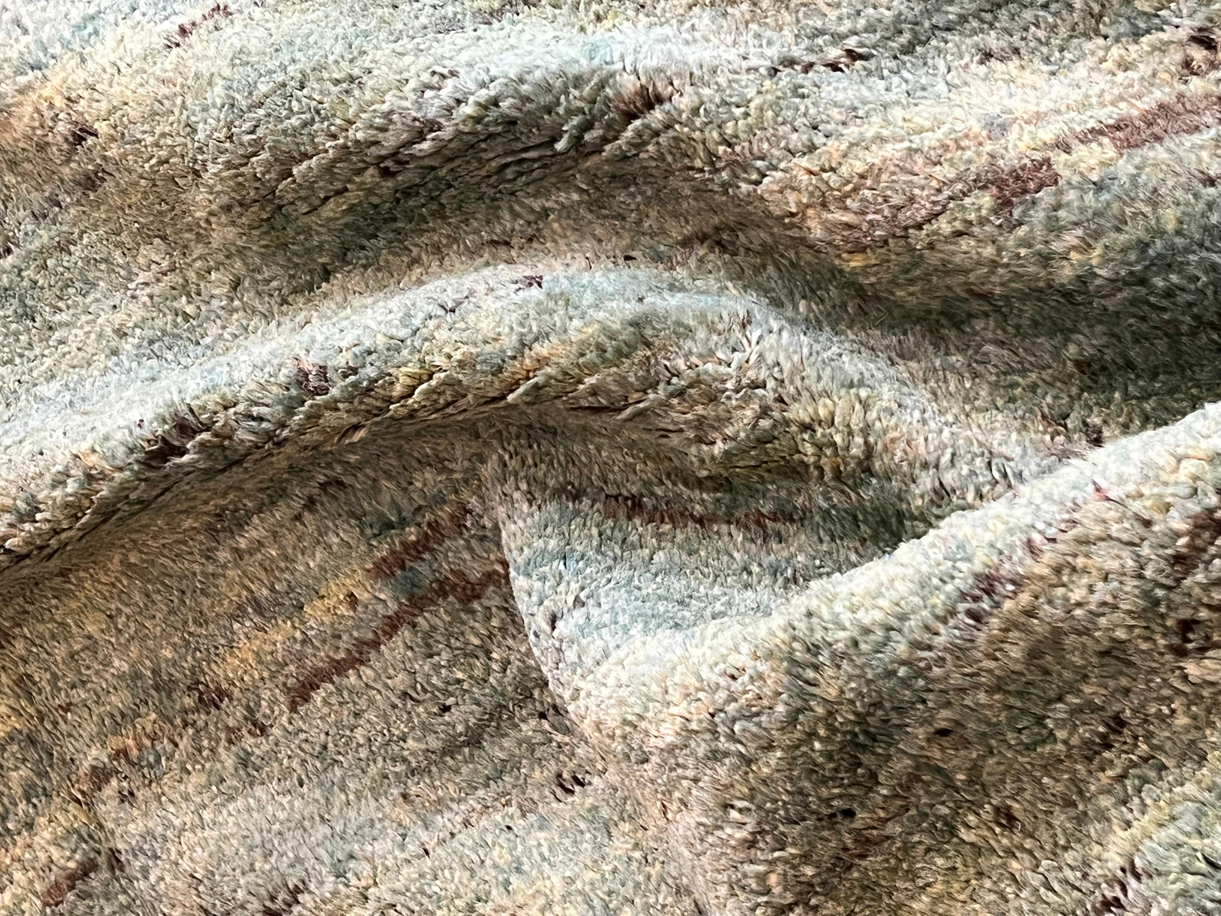 XXIe siècle et contemporain Moquette monochrome Nuances de vert Greene & Greene après la pluie en vente
