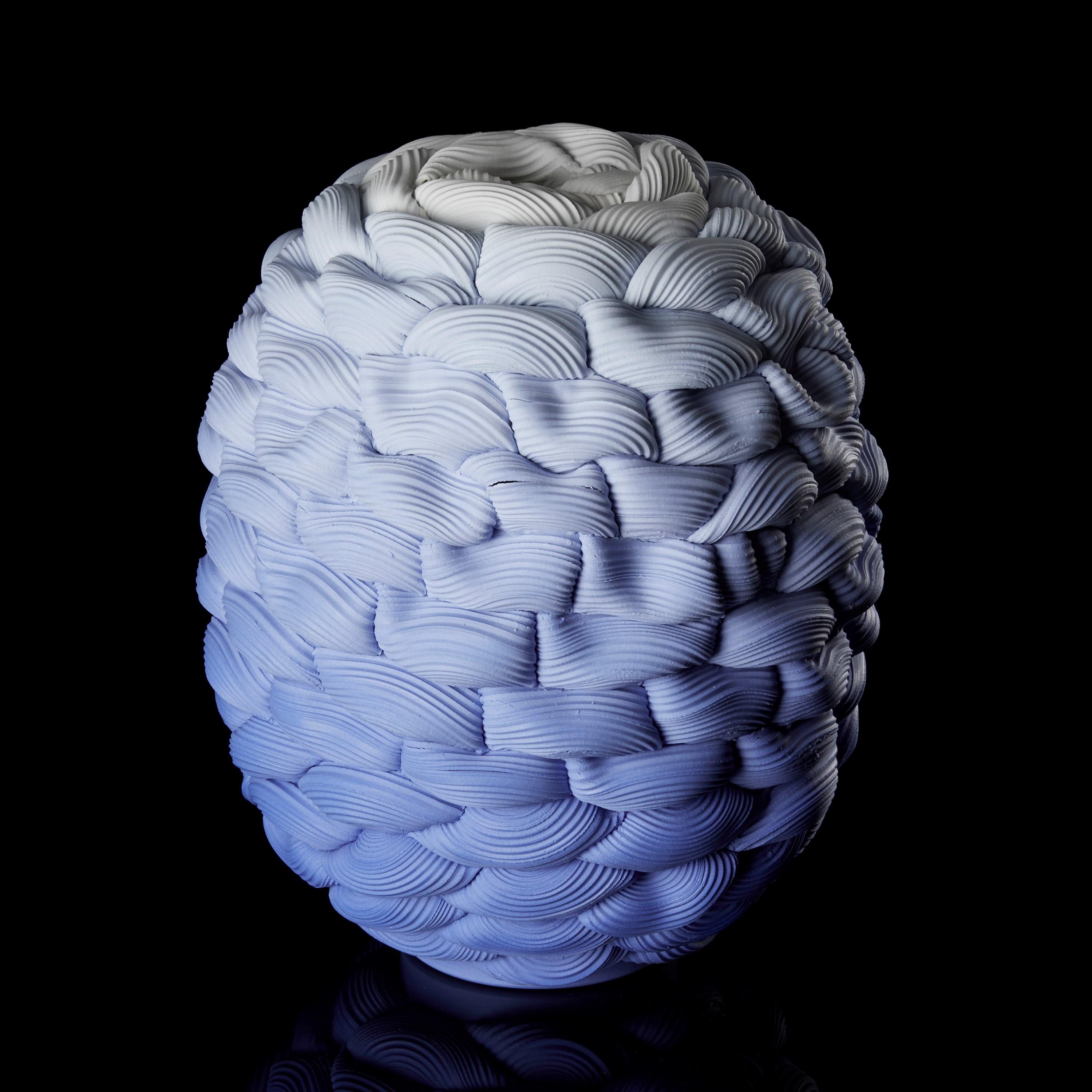 Monochromatic Foldes VIII, scultura in porcellana pariana blu/bianca di Steven Edwards In condizioni Nuovo in vendita a London, GB