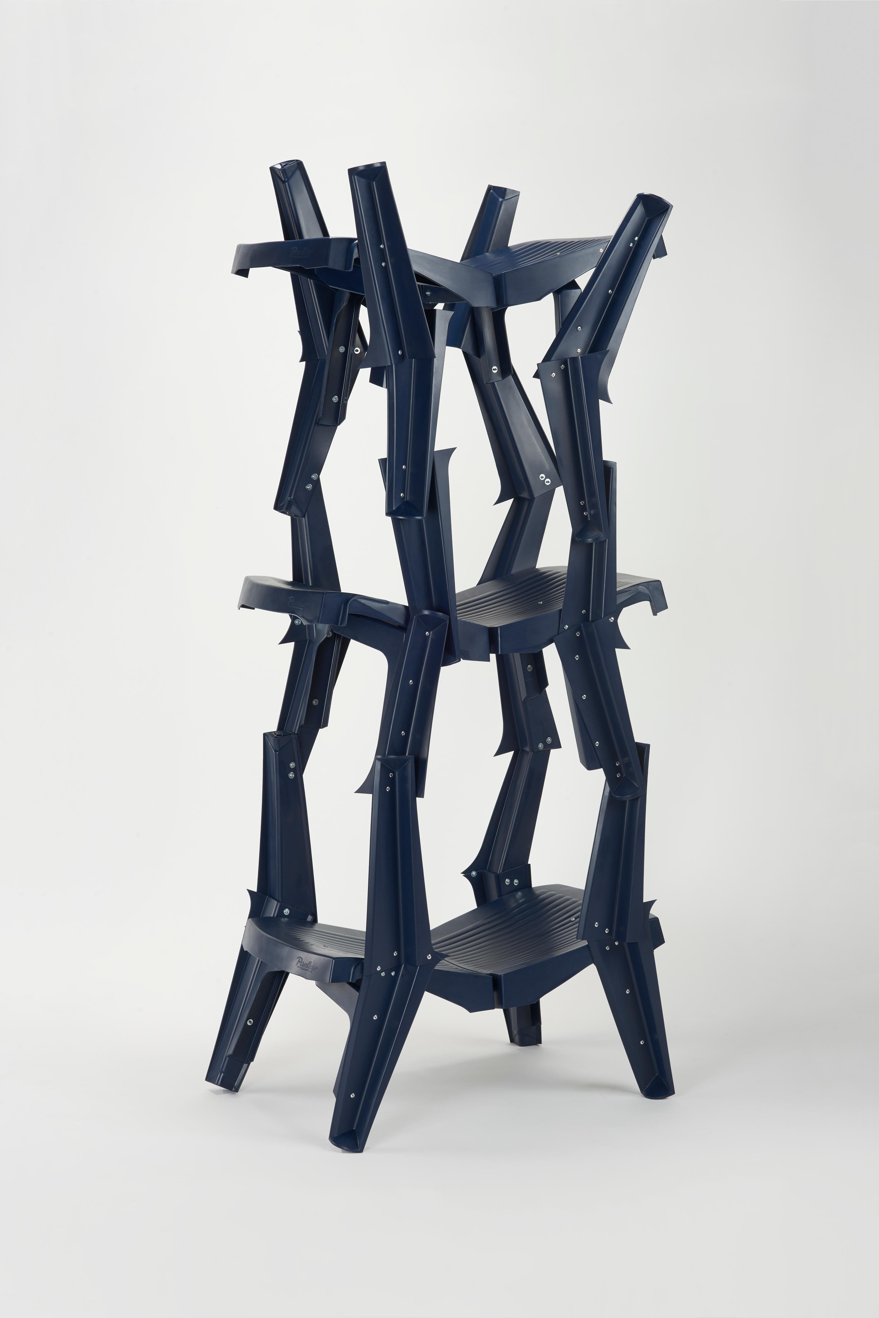 Monochrome offene Ausstellungsschale, Pierre Castignola, blauer Kunststoff (Patchwork) im Angebot