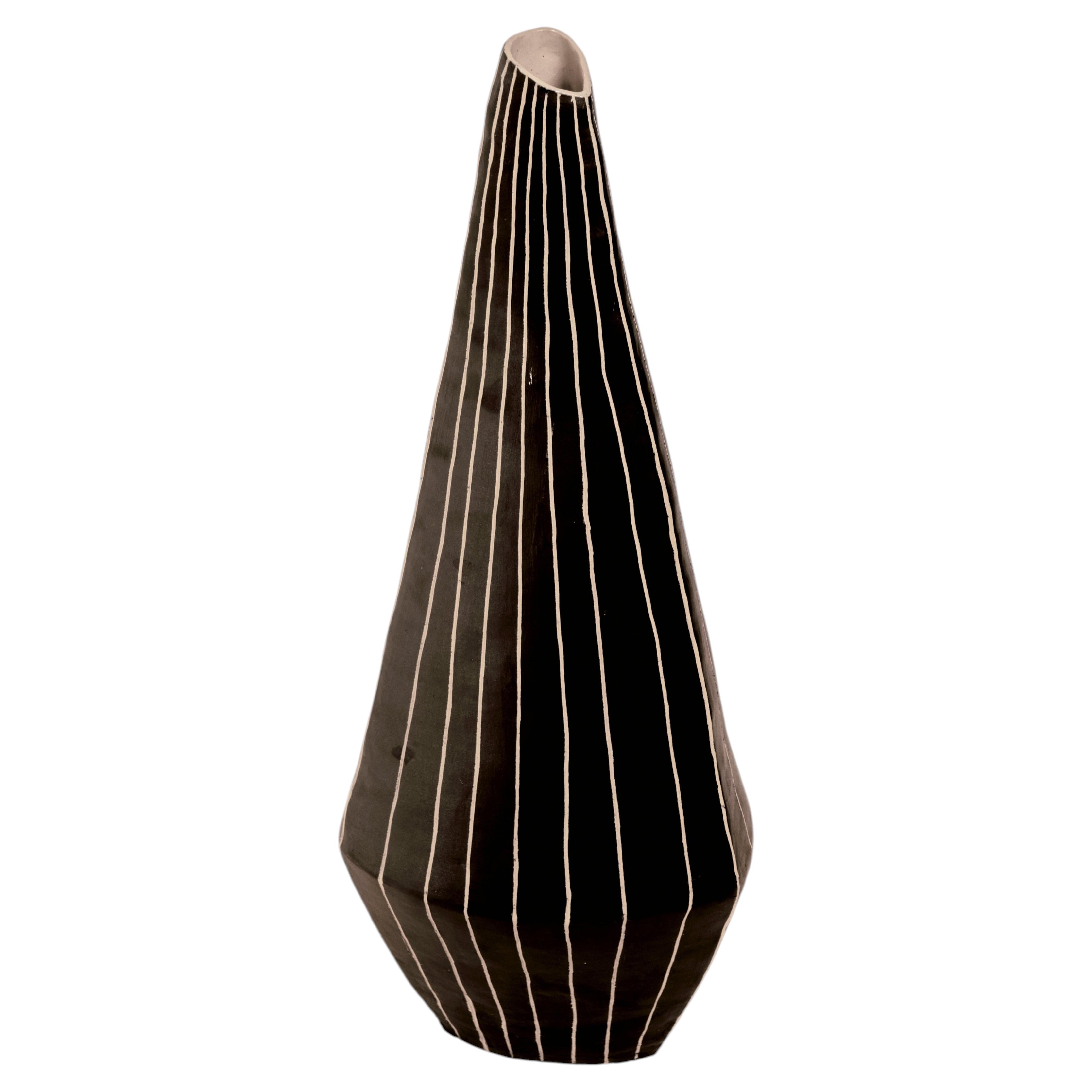 Vase de sol monochrome suédois à rayures