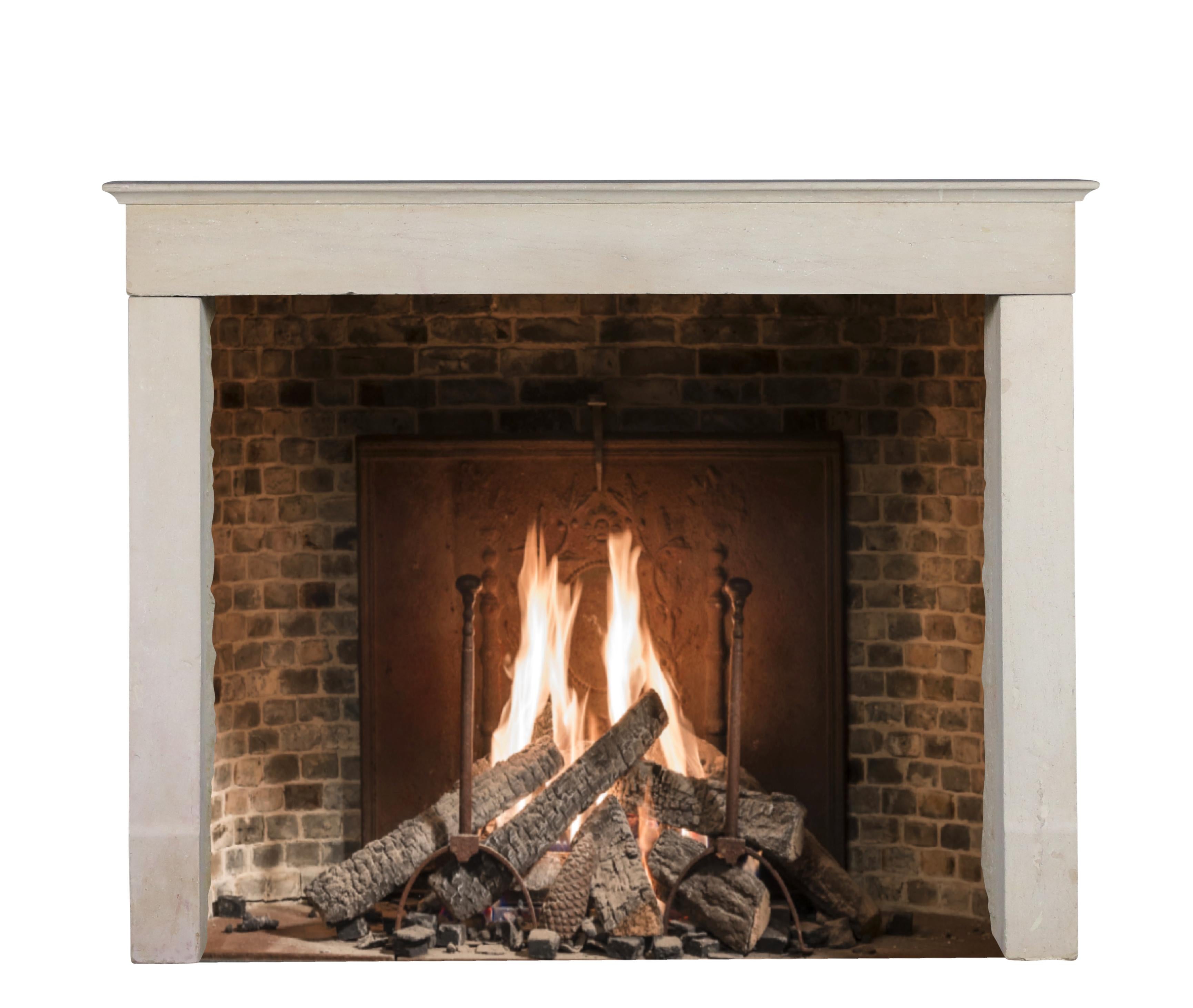 19th Century Monochrome Beige Limestone Fireplace Surround With Straight Minimal Design For Sale