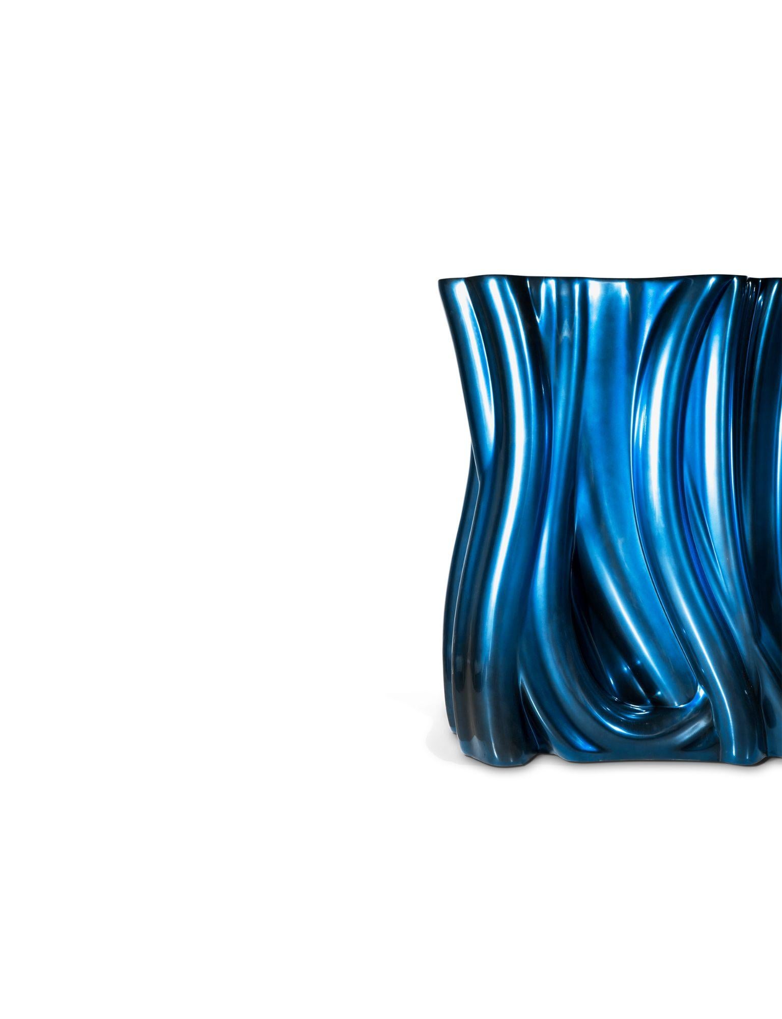 Monochrome Blaue Anrichte - Handgefertigtes Fiberglas & Polystyrol - Boca do Lobo (Harz) im Angebot