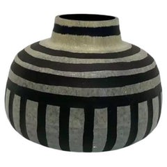 Vaso decorativo monocromo a due casse dello Studio A