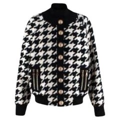 Monochrome Bomberjacke aus Wolle mit riesigem Hahnentrittmuster