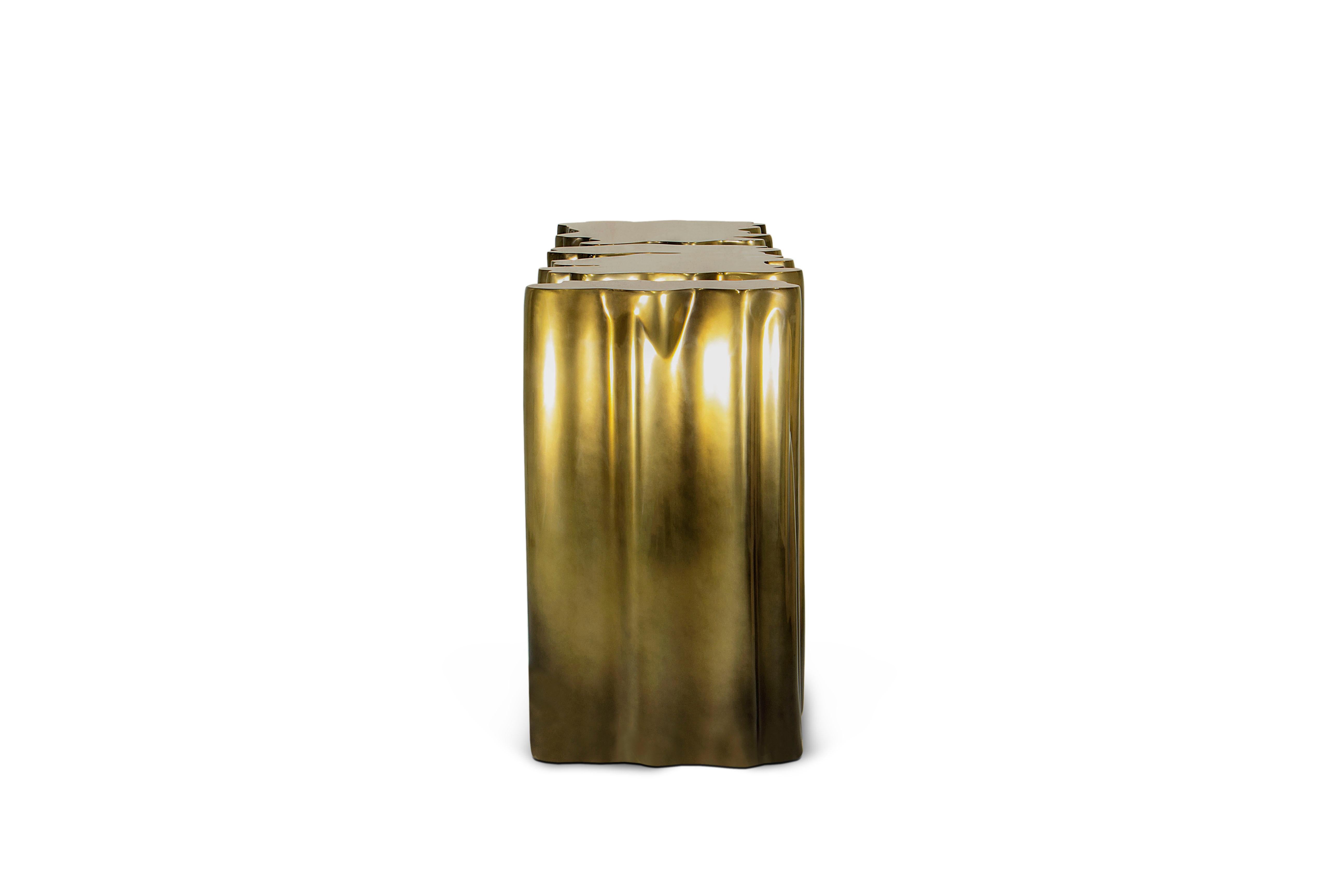 Aparador Oro Monocromo  - Pintar a mano fibra de vidrio y poliestireno  - Boca Do Lobo Portugués en venta