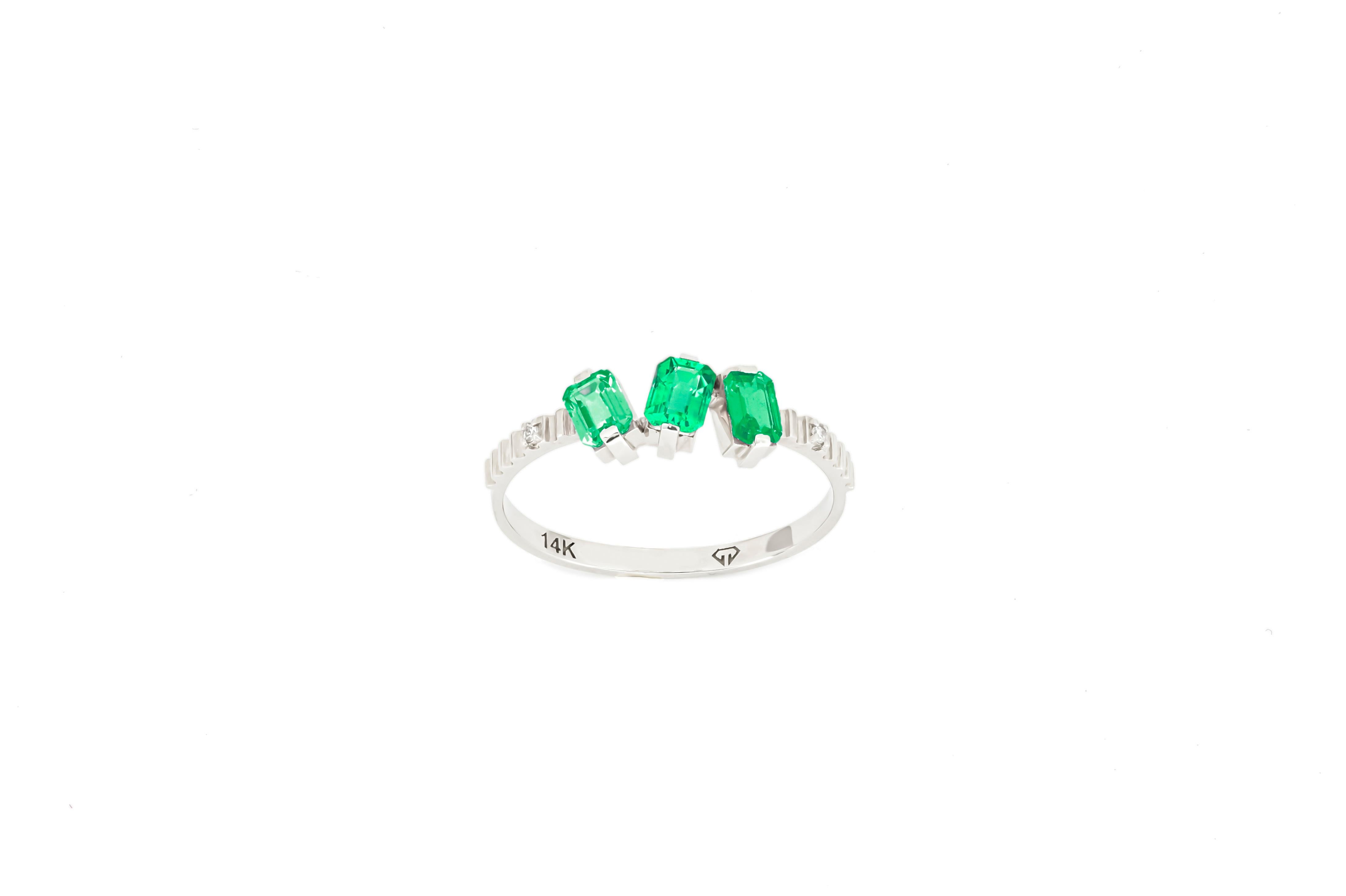 For Sale:  Monochrome green gemstone 14k ring.  5