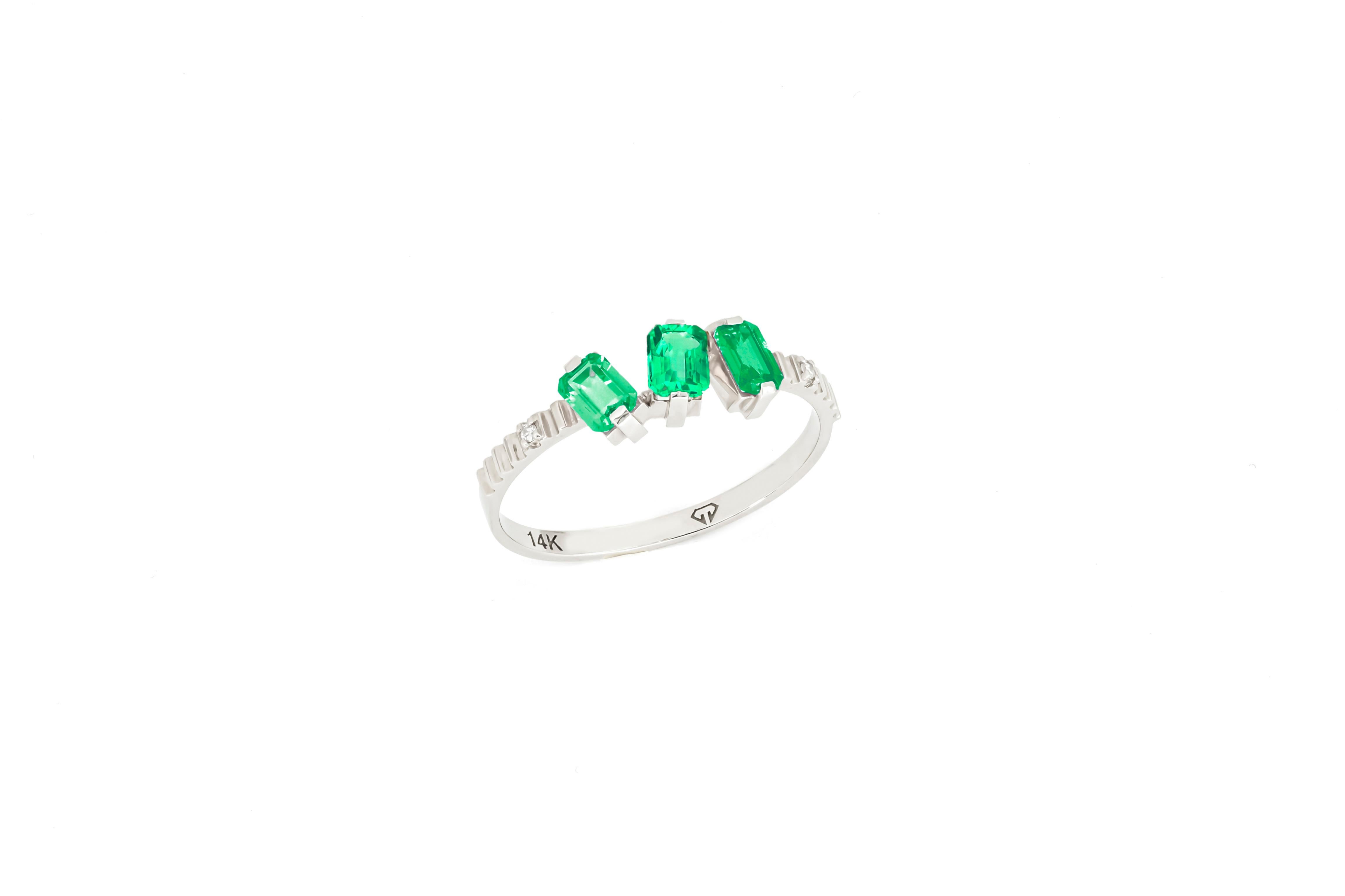 For Sale:  Monochrome green gemstone 14k ring.  6