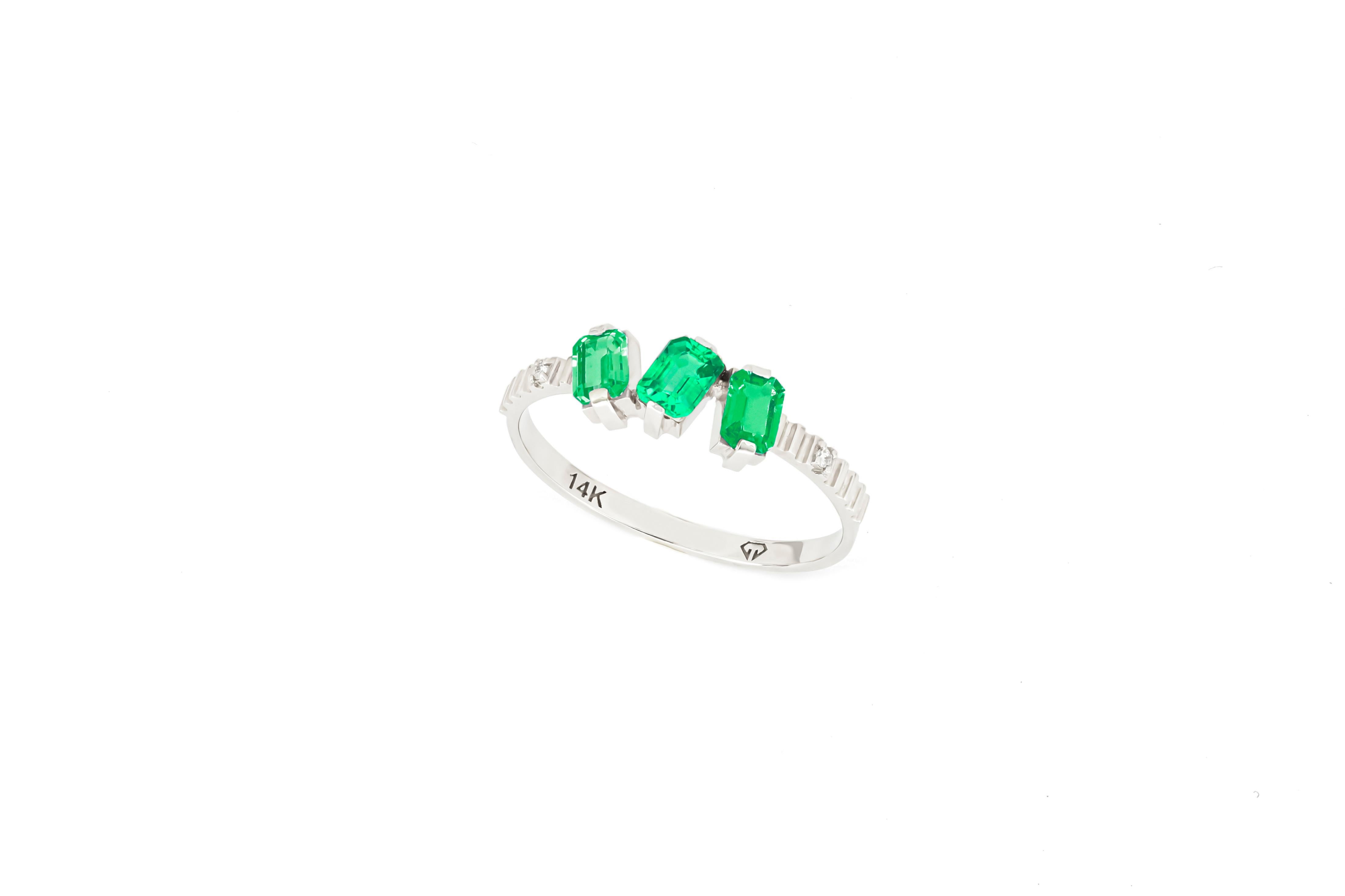 For Sale:  Monochrome green gemstone 14k ring.  7