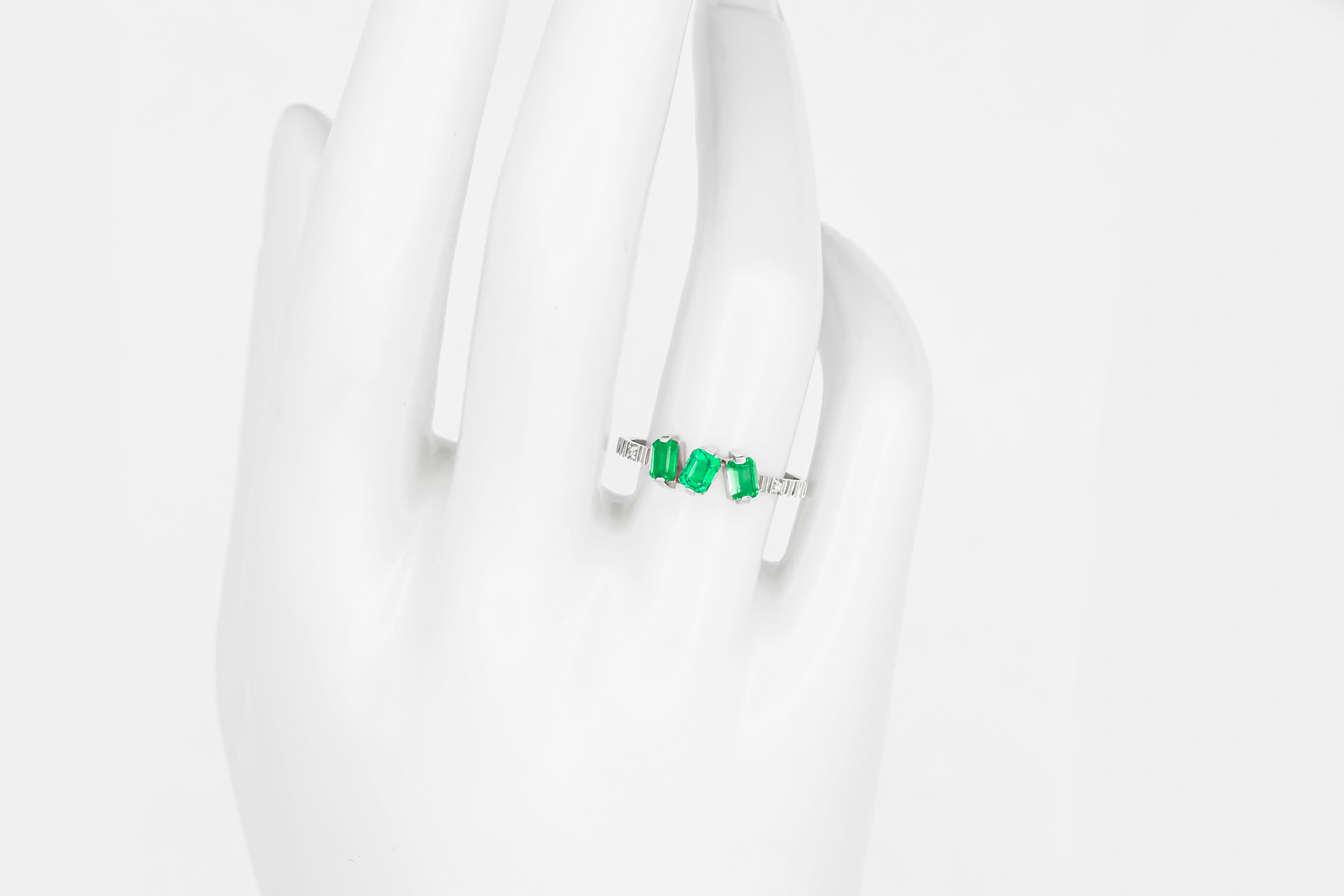 For Sale:  Monochrome green gemstone 14k ring.  8