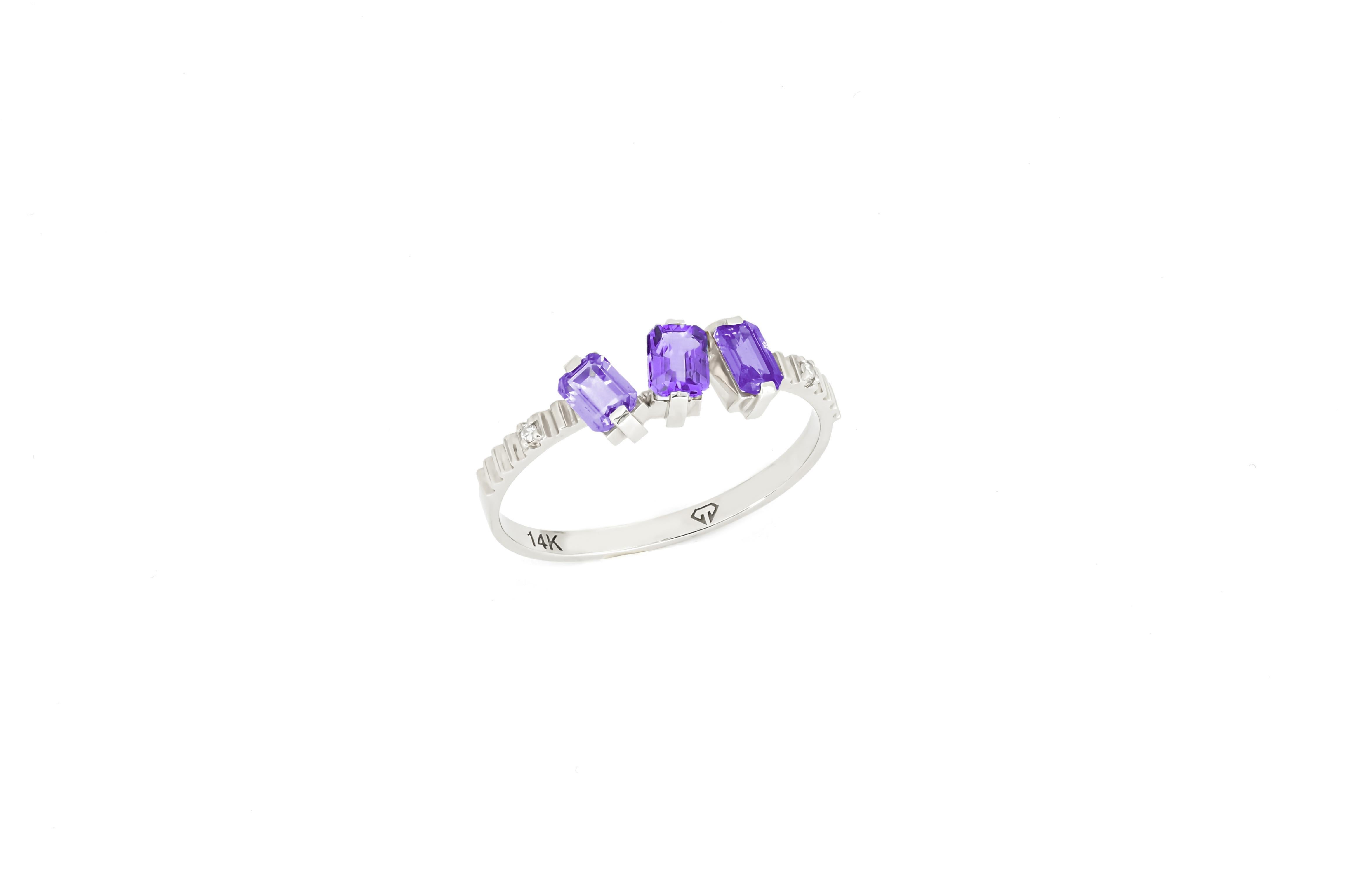 For Sale:  Monochrome purple gemstone 14k ring 3