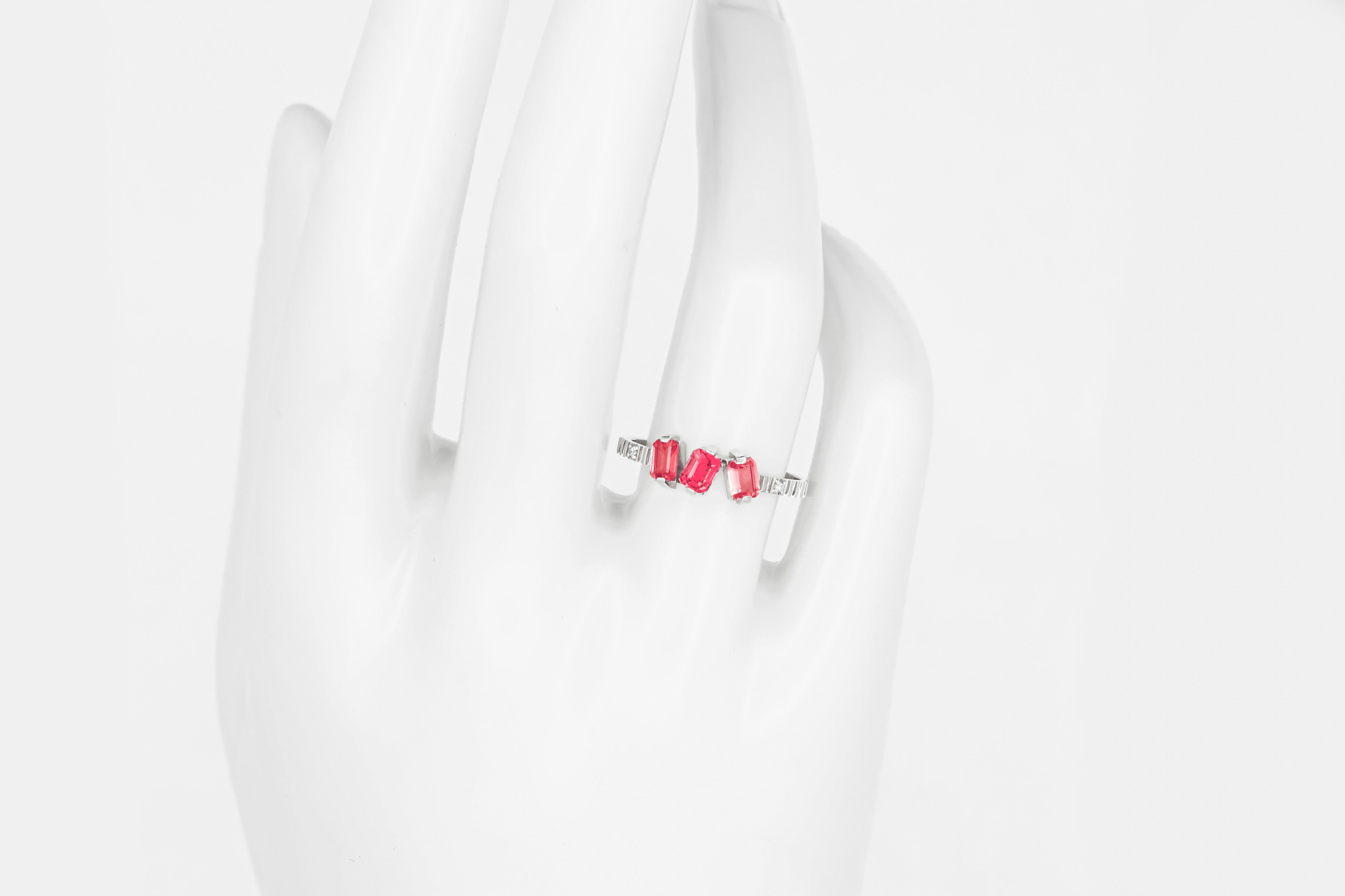 Monochrome red gemstone 14k ring.  For Sale 2