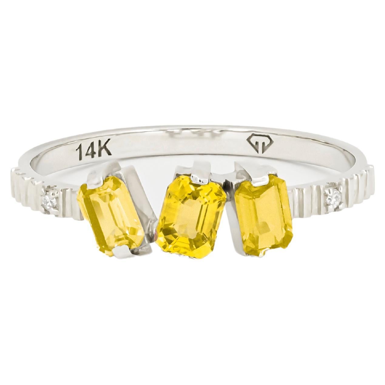Monochrome yellow gemstone 14k ring. For Sale