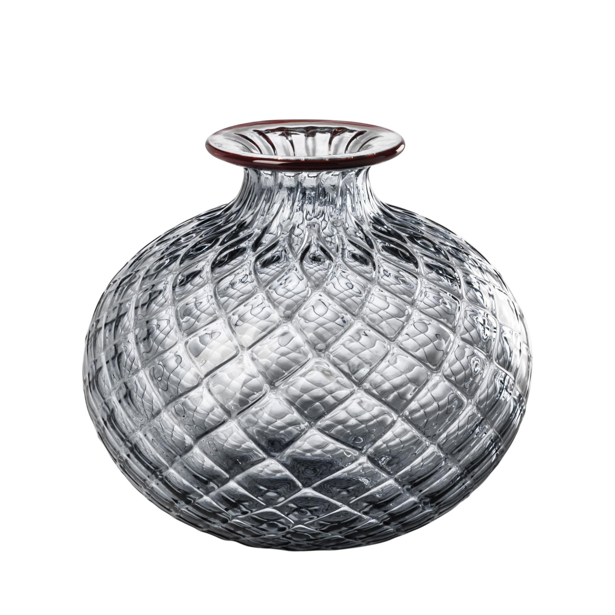 Vaso di vetro corto Monofiore Balaton in grigio con bordo in filo rosso di Venini