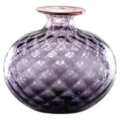 Vase court Balaton avec bord en fil rouge indigo Monofiore de Venini