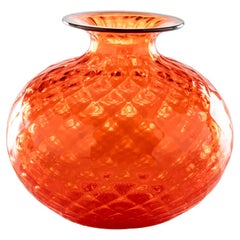 Vaso di vetro corto Monofiore Balaton con bordo a filo rosso arancione di Venini