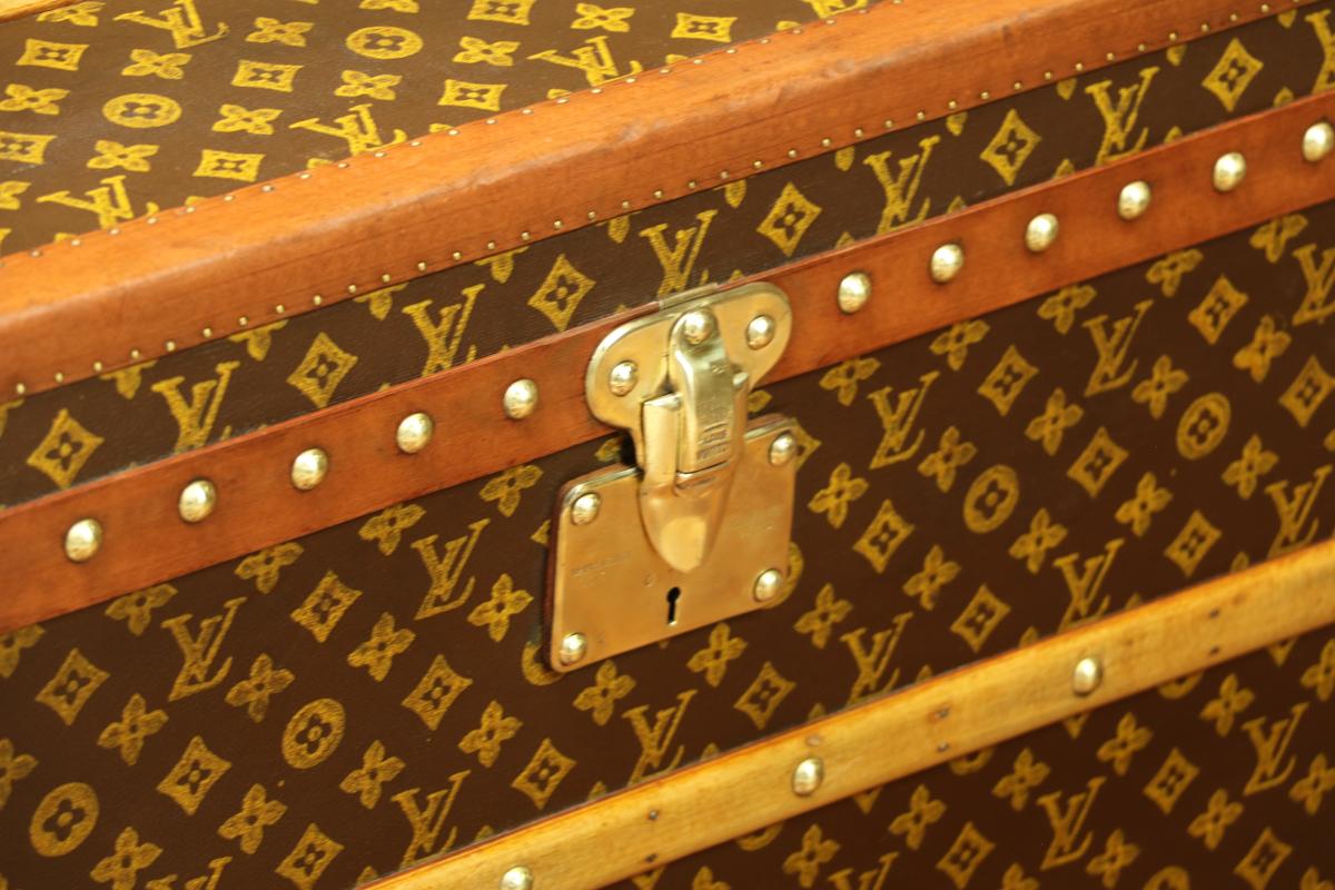 Monogram Louis Vuitton Trunk In Excellent Condition In Haguenau, FR