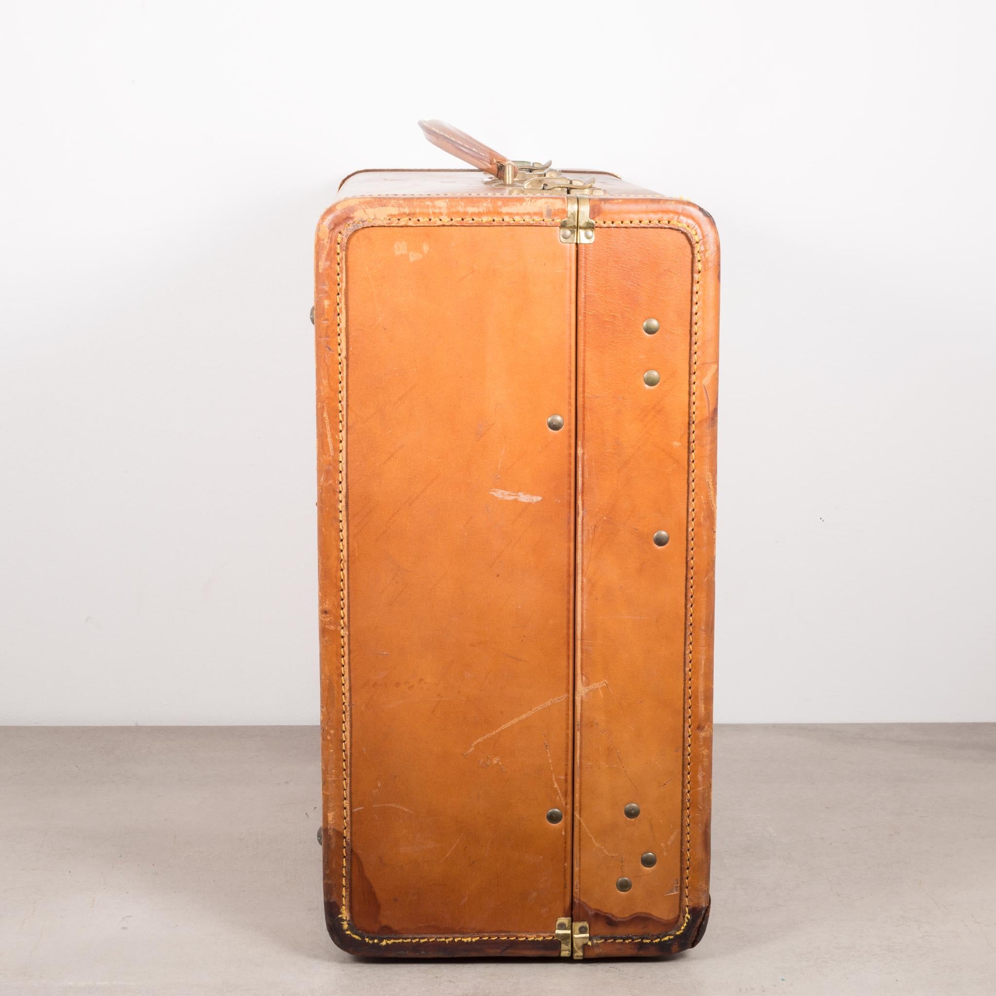 Monogrammed Leather and Brass Suitcase, circa 1940 In Good Condition In San Francisco, CA