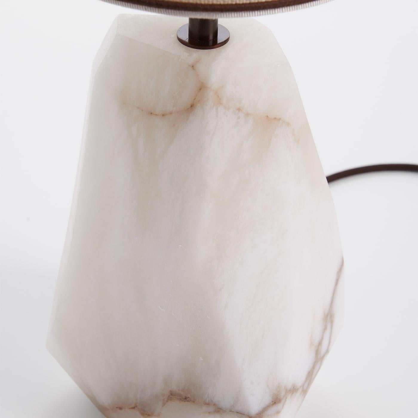 italien Lampe de table albâtre monolite en vente