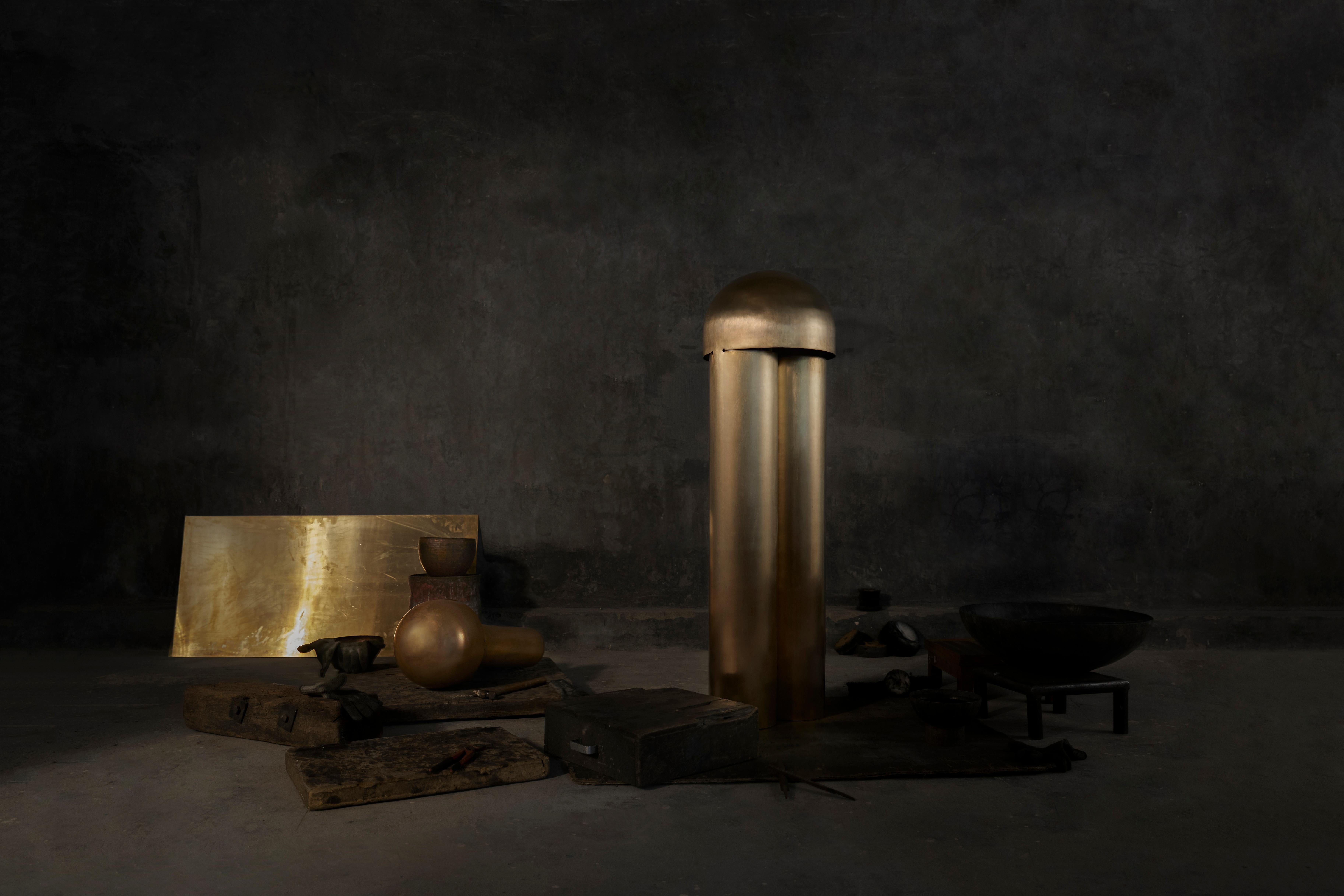 Monolith brass sculpted table lamp by Paul matter
Dimensions: H 419 mm x D 203.2 mm
Weight: 3 Kgs
Lamping: 1 type E14 base, 3W - 5W led, warm white
CE certified, voltage 220V - 240V
Dimmable upon request
Materials: Brass

Custom finishes:
1. Aged