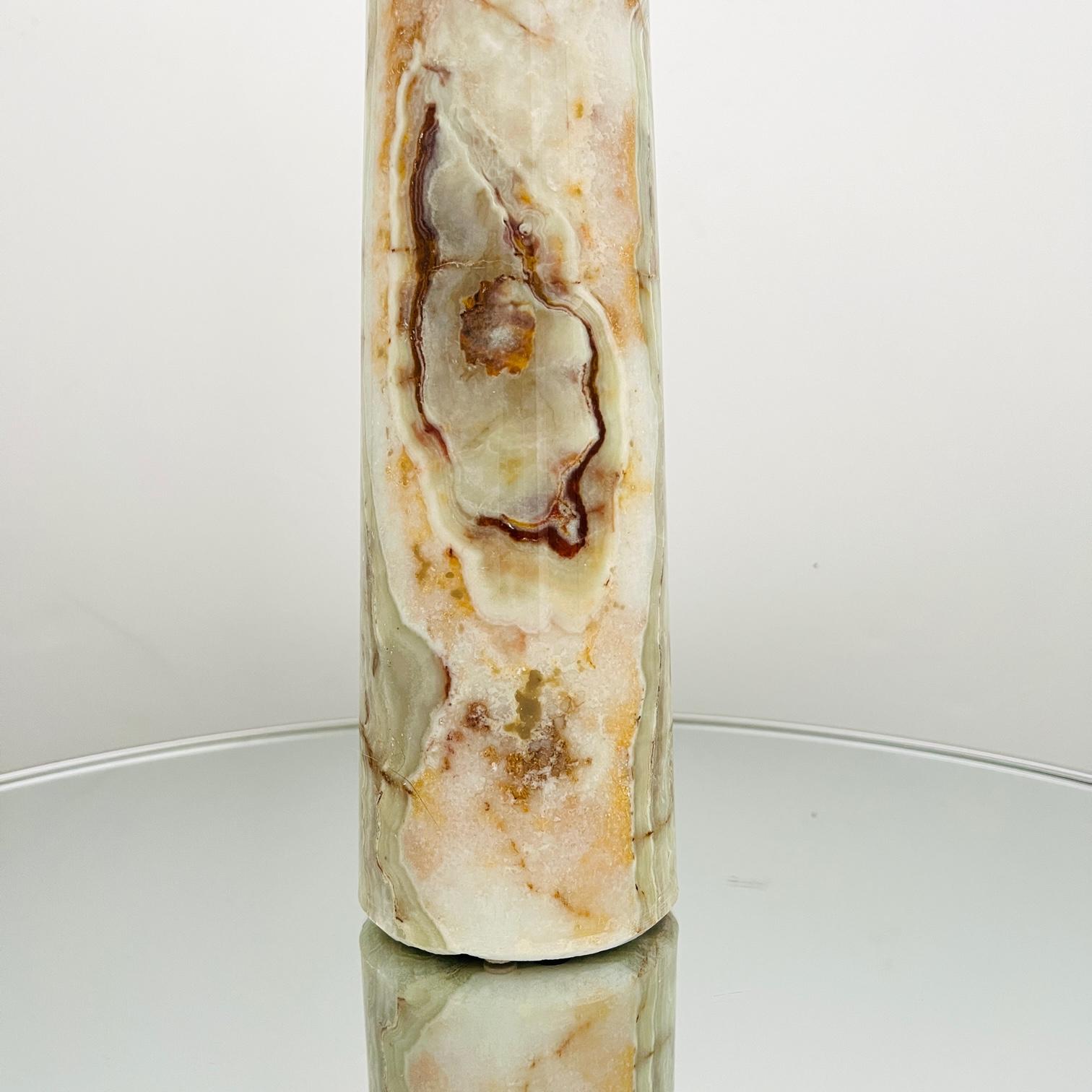 Monolith Onyx Vase and Sculpture In Good Condition For Sale In Fort Lauderdale, FL