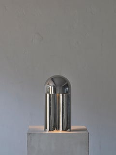 Monolith-Tischlampe aus poliertem, versilbertem Messing von Paul Matter