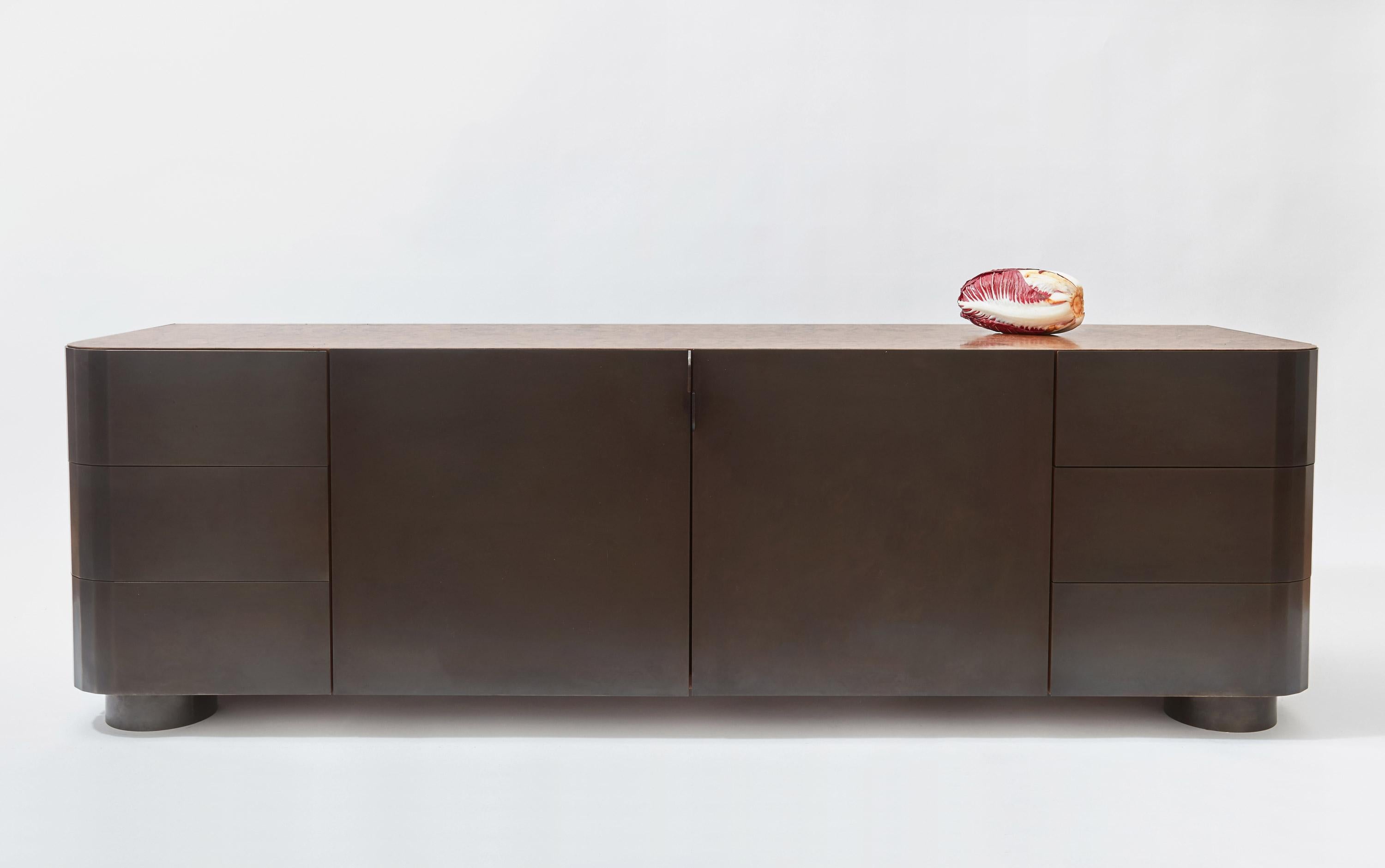 Monolithic Credenza / Sideboard from Black patinated Brass & Burl Walnut Wood In New Condition For Sale In London, GB