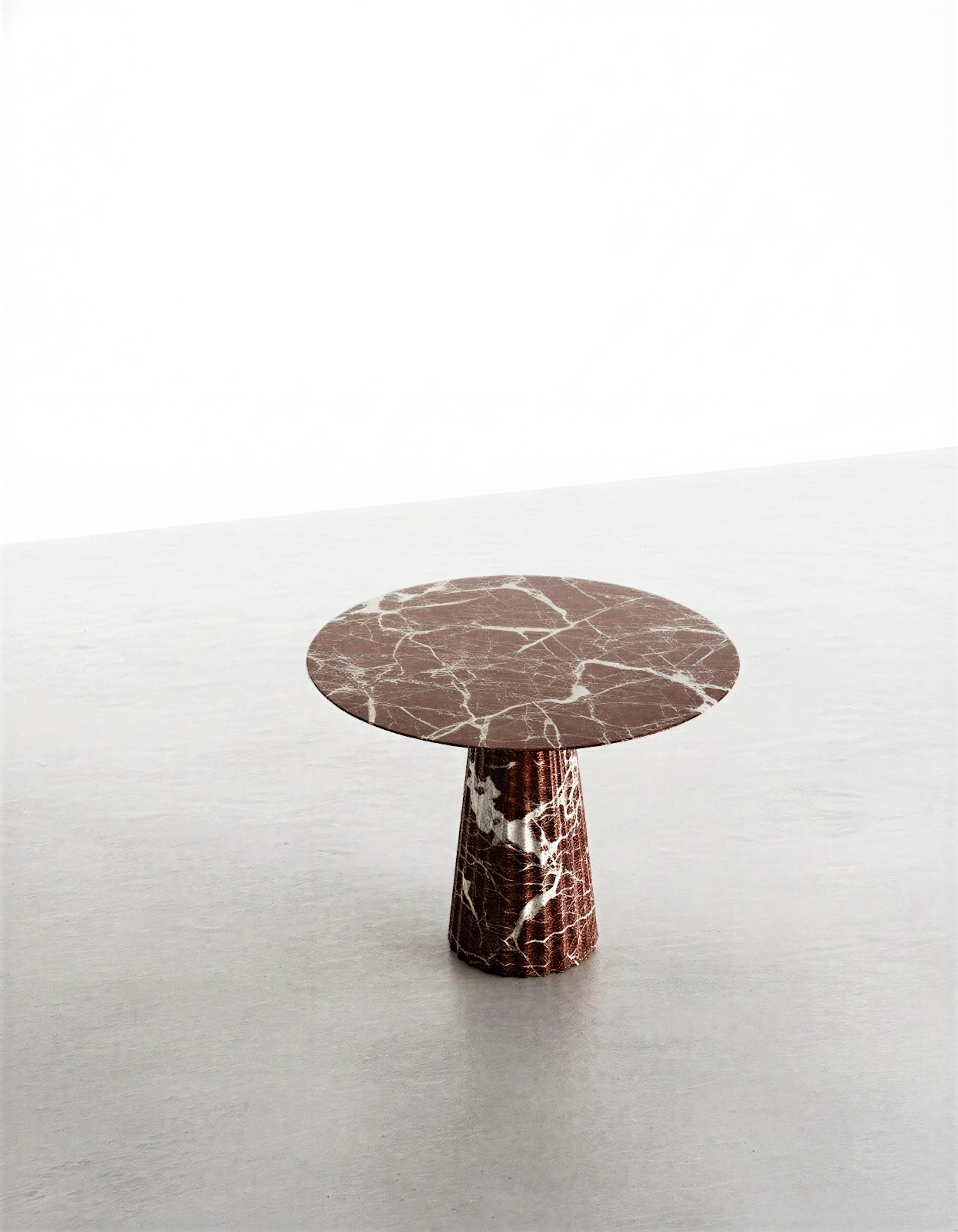 Table de salle à manger ronde monolithique en marbre Rosso Levanto Une pièce maîtresse de la modernité italienne Neuf - En vente à İnegöl, TR