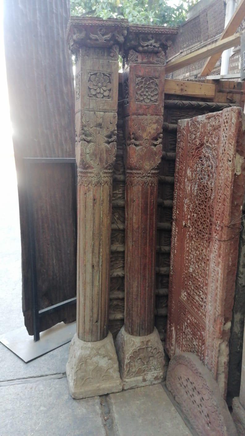 Sculpté à la main Colonnes monolithiques en Teak Wood en vente
