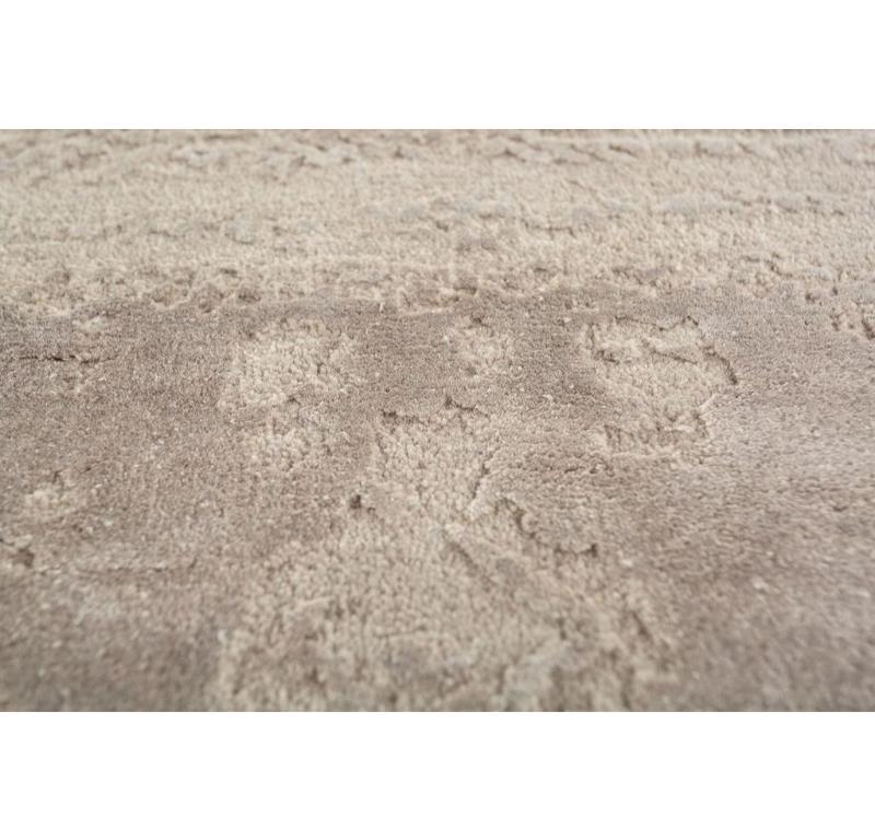 Indian Monotone Echelon Classic Gray & Shale 168x240 cm Hand Knotted Rug For Sale