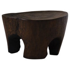 Table d'appoint en bois de forme libre Monoxyle