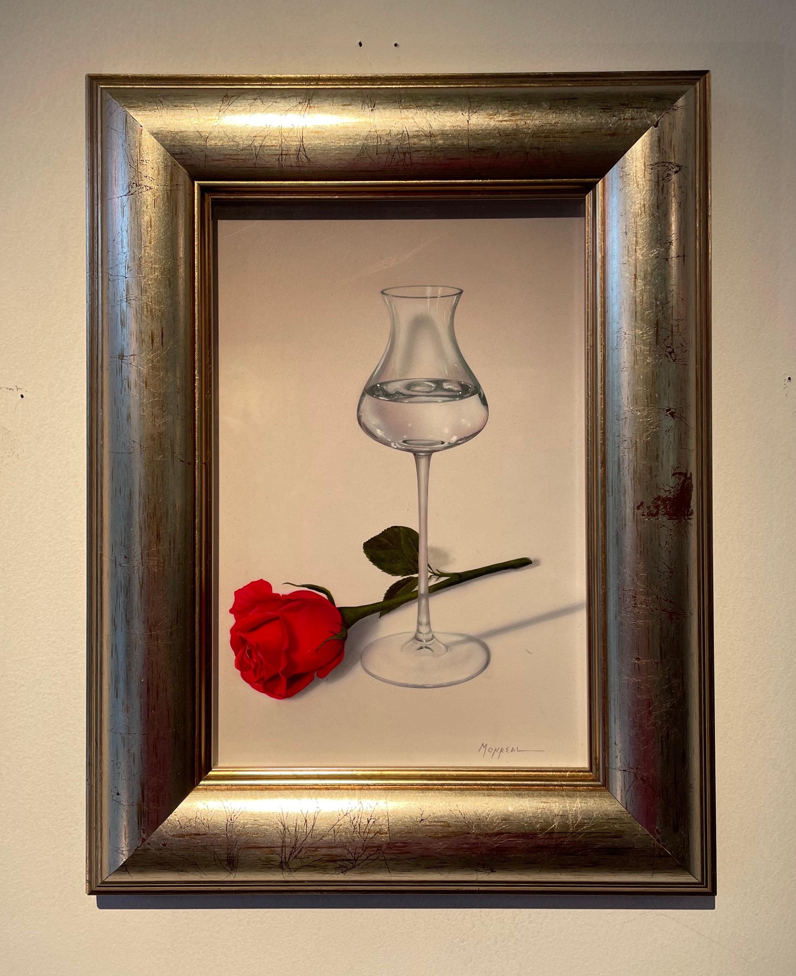 Still-Life Painting di Monreal - Natura morta Pittura contemporanea di una rosa rossa firmata e di un bicchiere con acqua