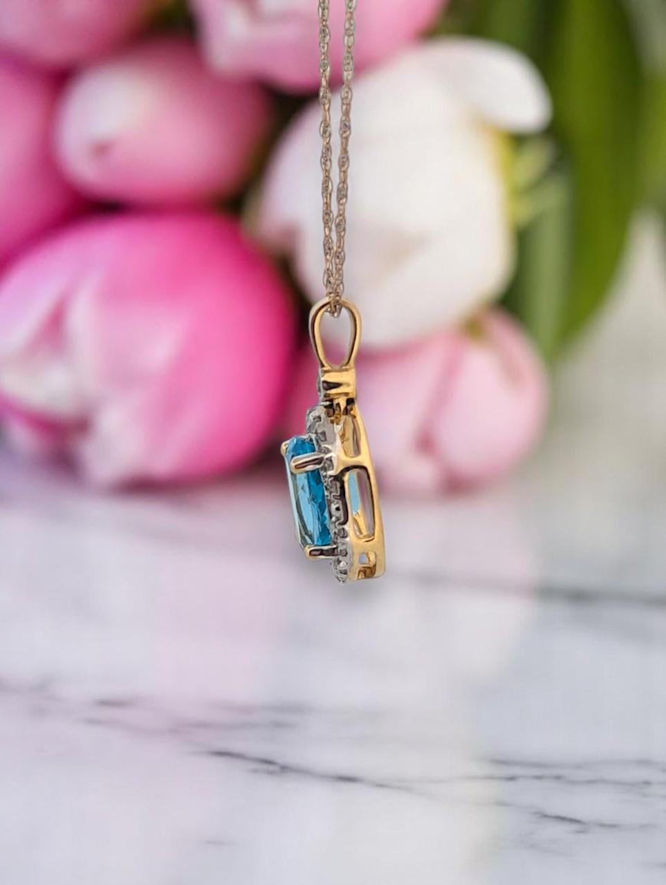 Art déco Monroe  Pendentif en or jaune 10 carats avec topaze bleue suisse ovale de 1,60 carat en vente